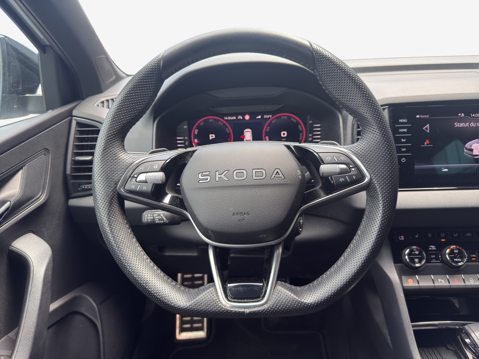 SKODA Karoq 2.0 TSI SportLine 4x4 DSG-image-9