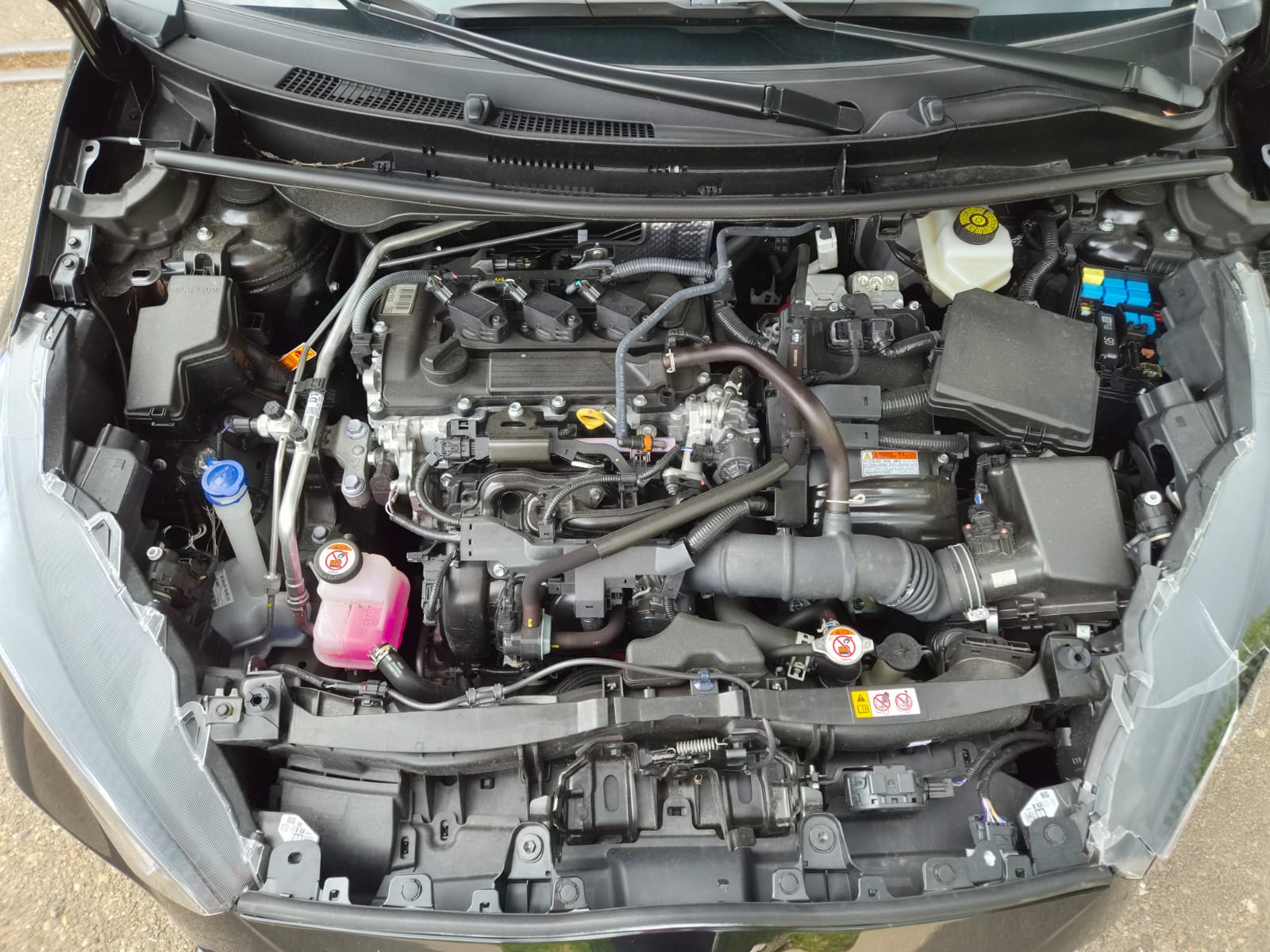 TOYOTA Yaris 1.5 Trend e-CVT-image-4