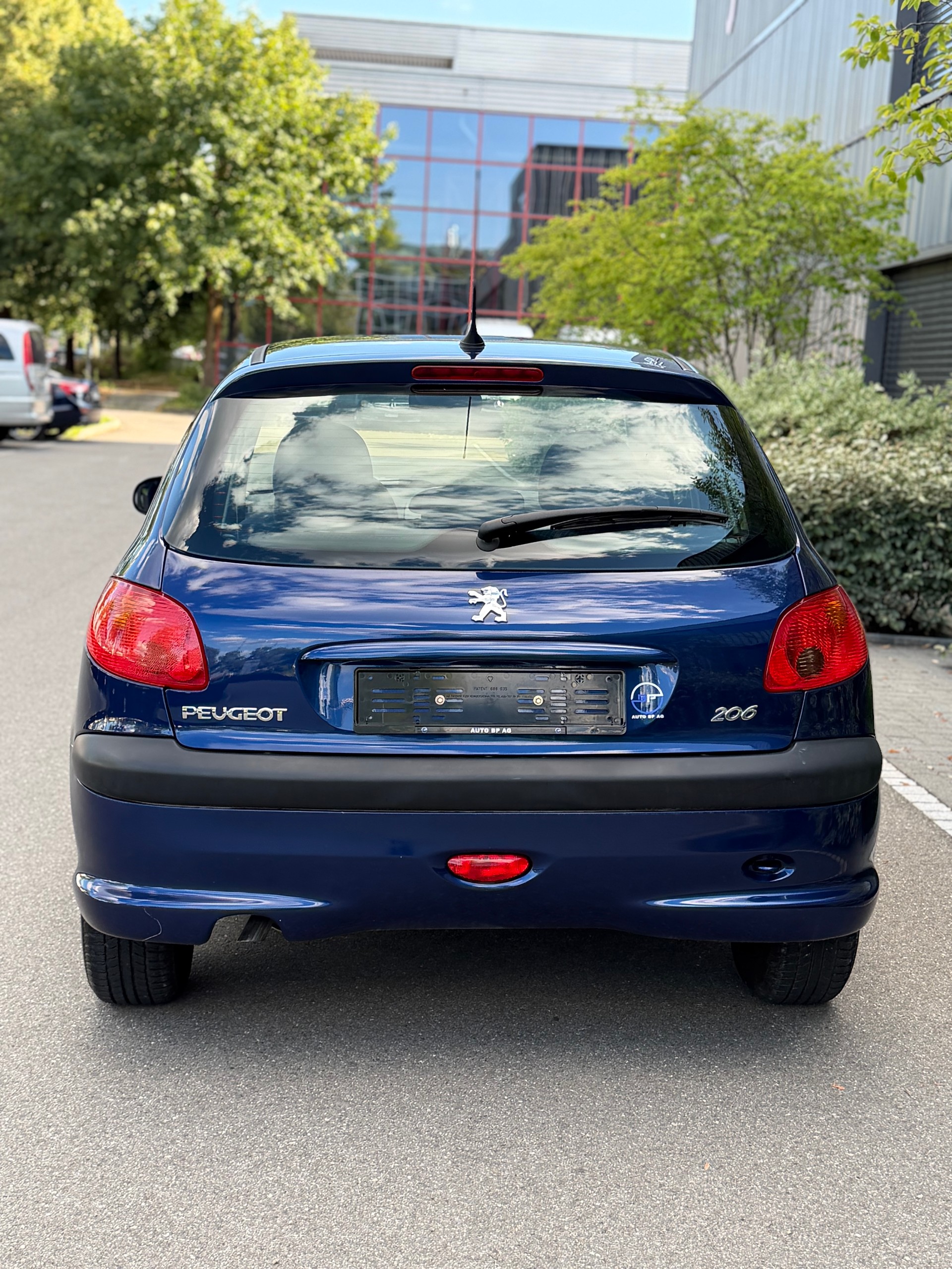 PEUGEOT 206 1.6 16V (XT) Premium-image-4
