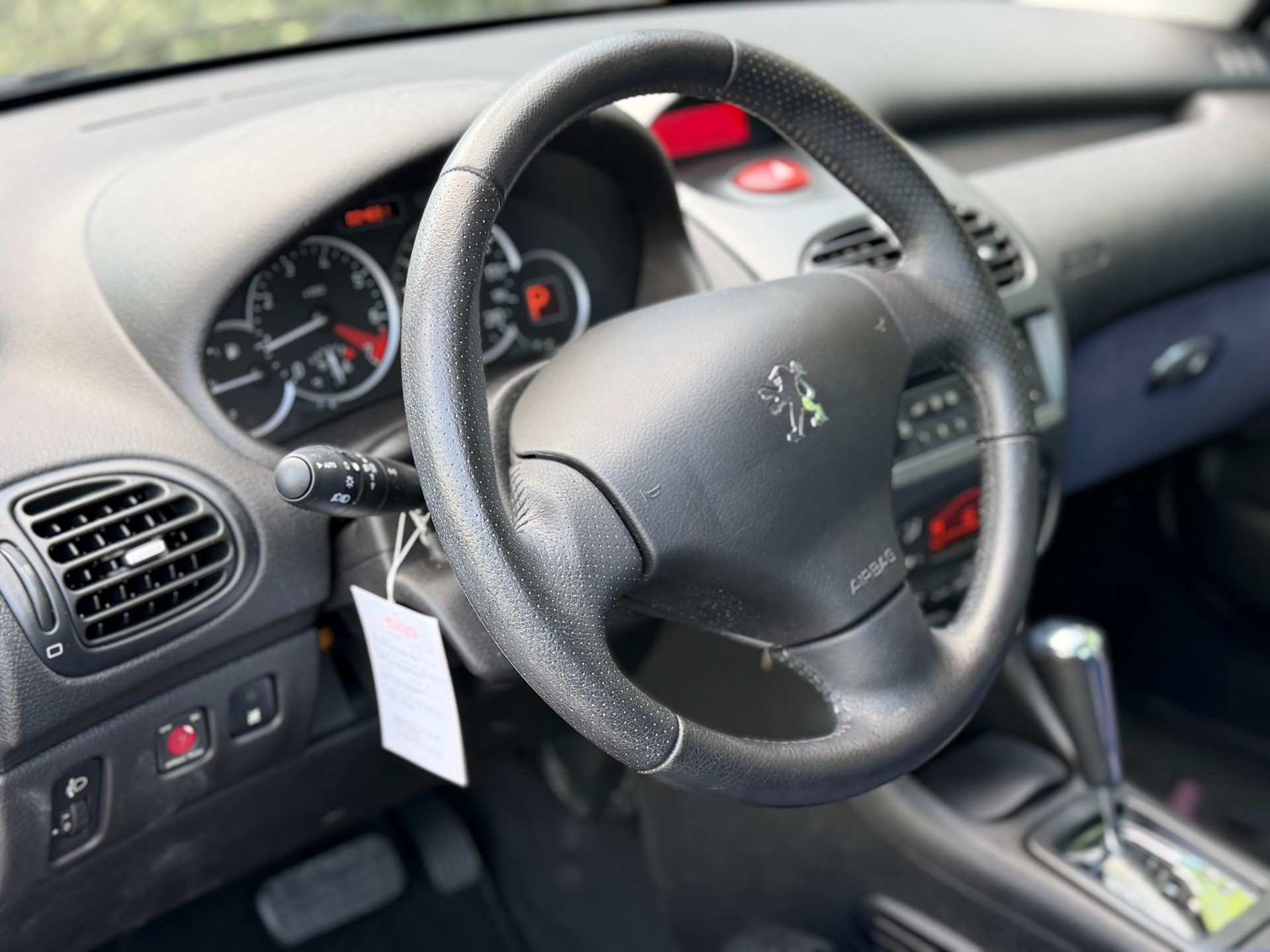 PEUGEOT 206 1.6 16V (XT) Premium-image-9