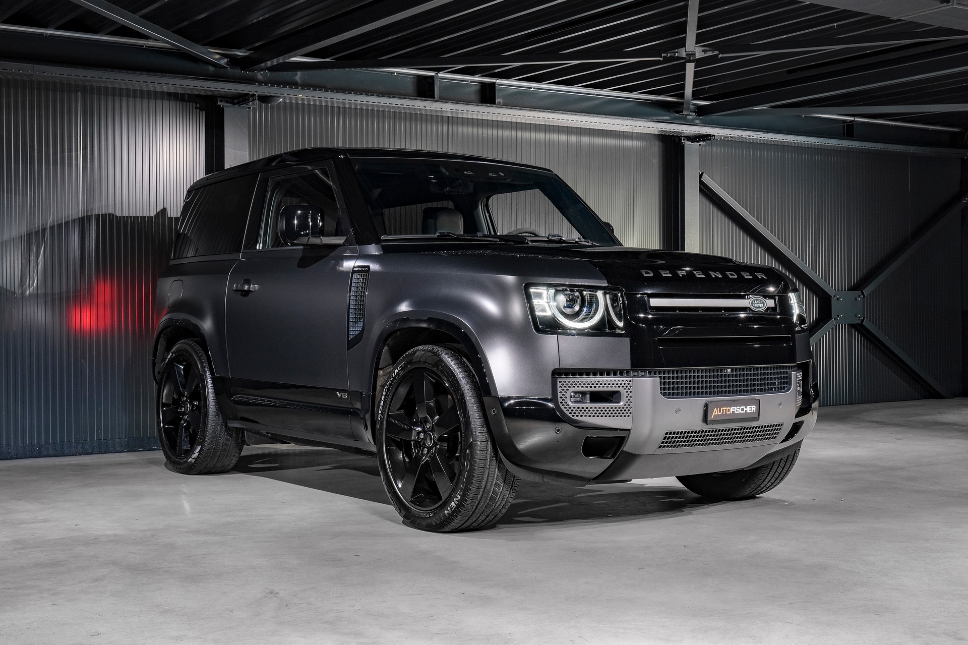 LAND ROVER Defender 90 V8 5.0 Carpathian Edition AT8-image-4