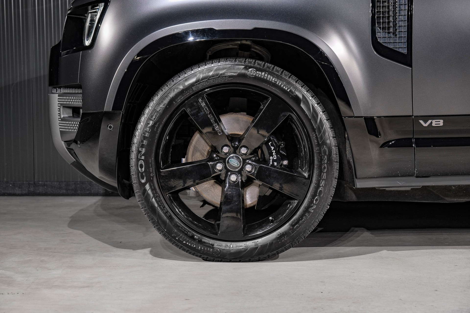 LAND ROVER Defender 90 V8 5.0 Carpathian Edition AT8-image-29