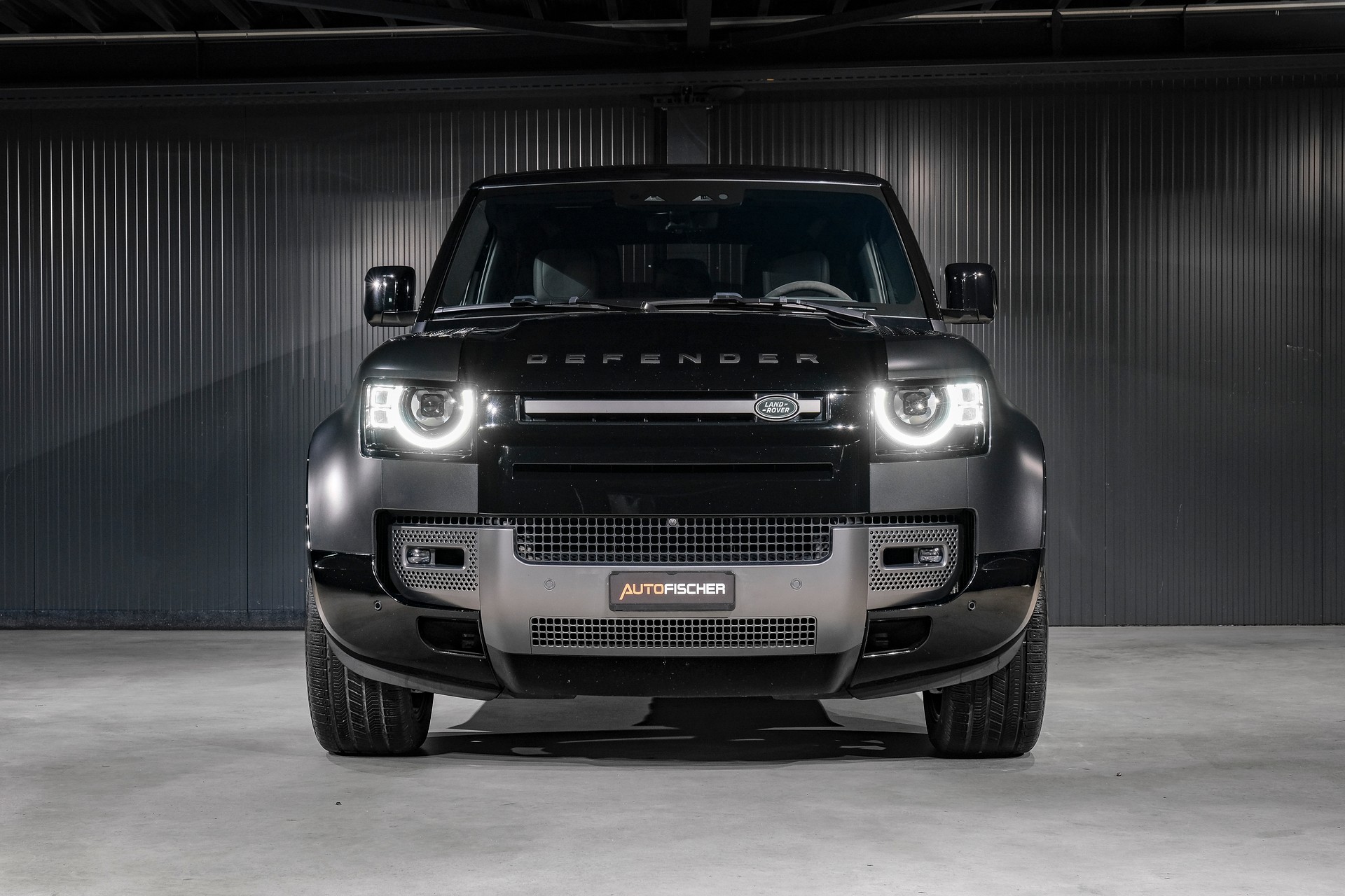 LAND ROVER Defender 90 V8 5.0 Carpathian Edition AT8-image-2