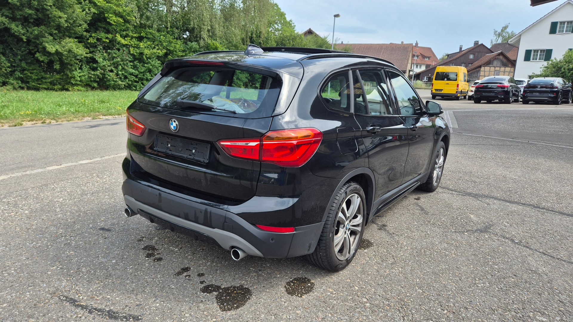BMW X1 xDrive 18d Swiss Advantage Sport*Head up Display*Panoramadach*-showroom-element-3