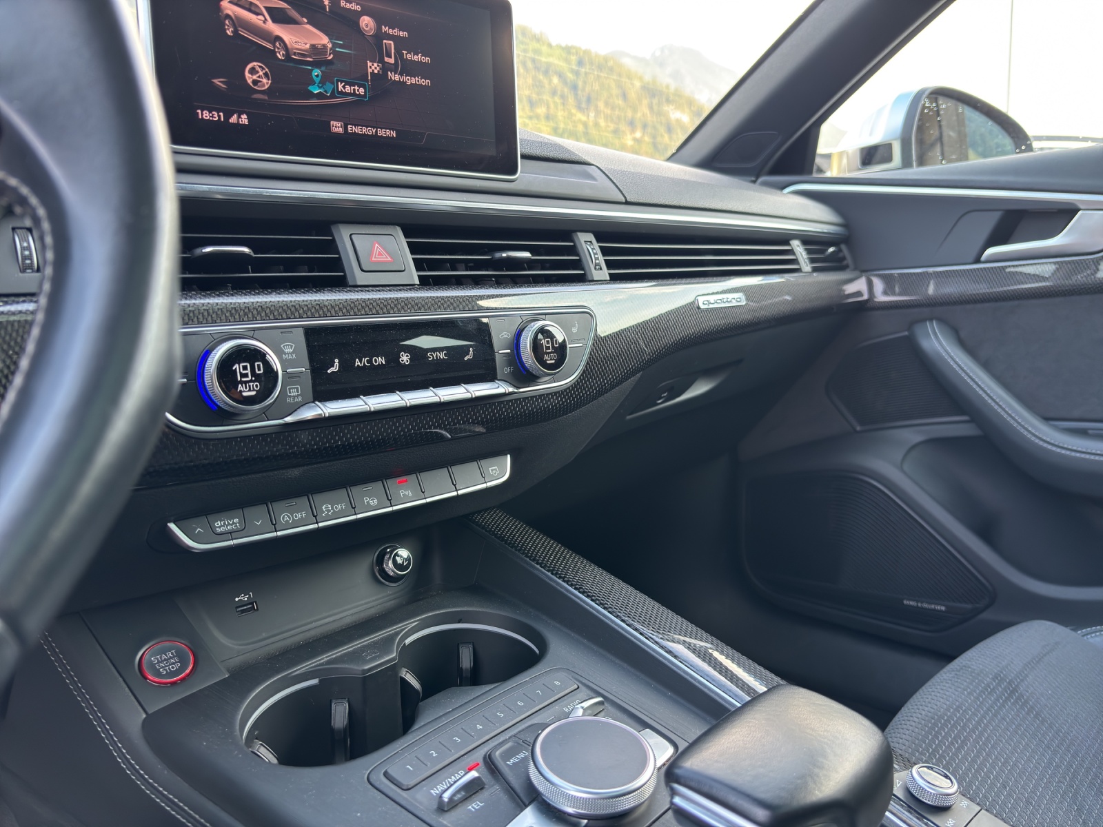 AUDI S4 Avant 3.0 TFSI quattro tiptronic-image-5
