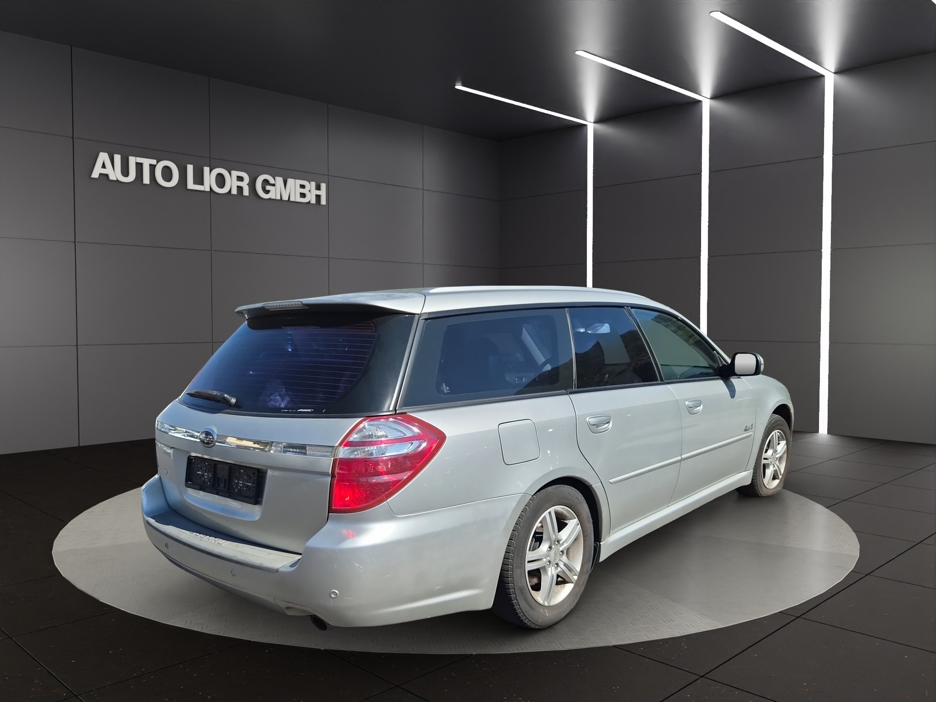 SUBARU Legacy 2.0R AWD Swiss-image-1