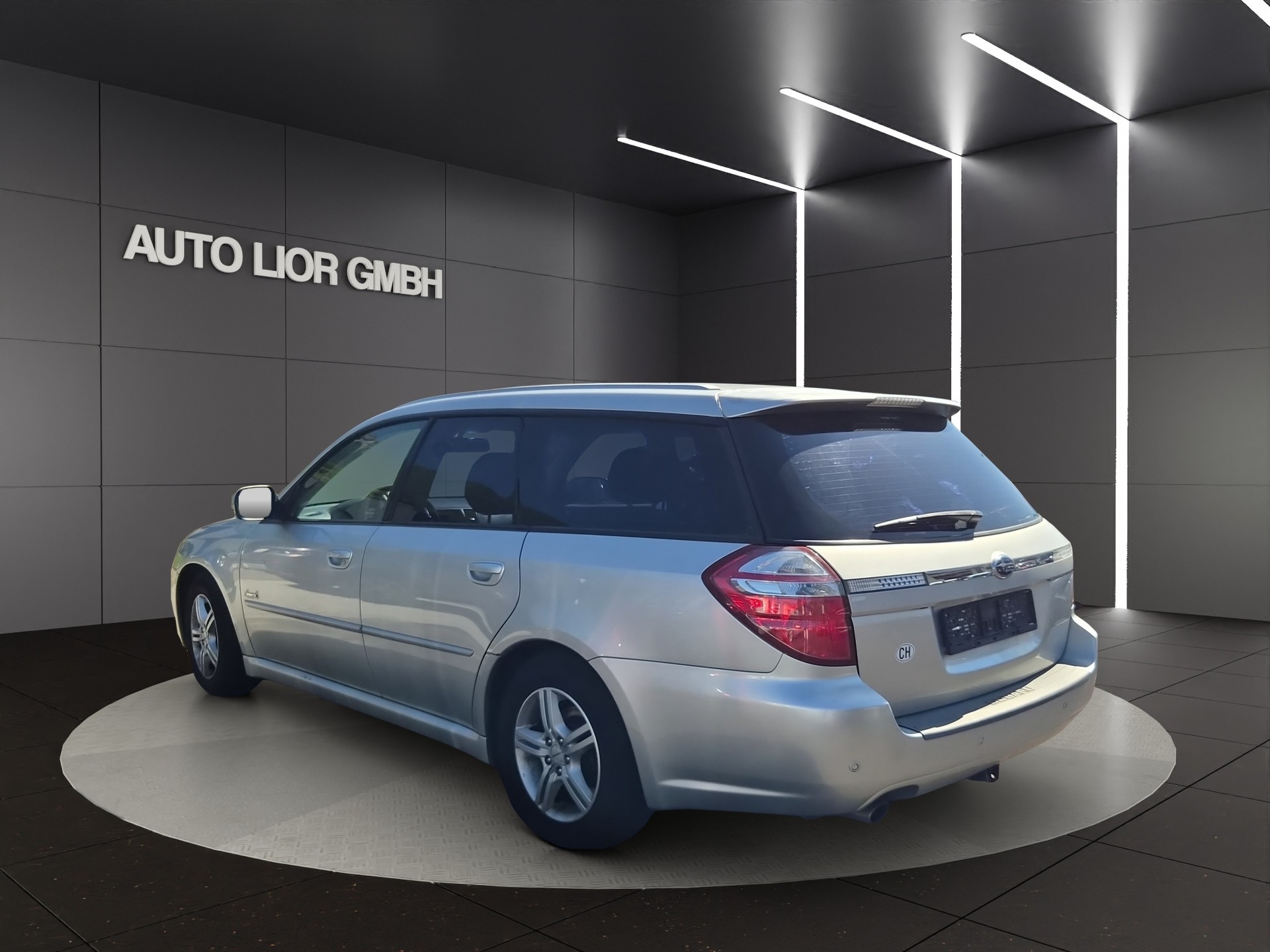 SUBARU Legacy 2.0R AWD Swiss-image-4