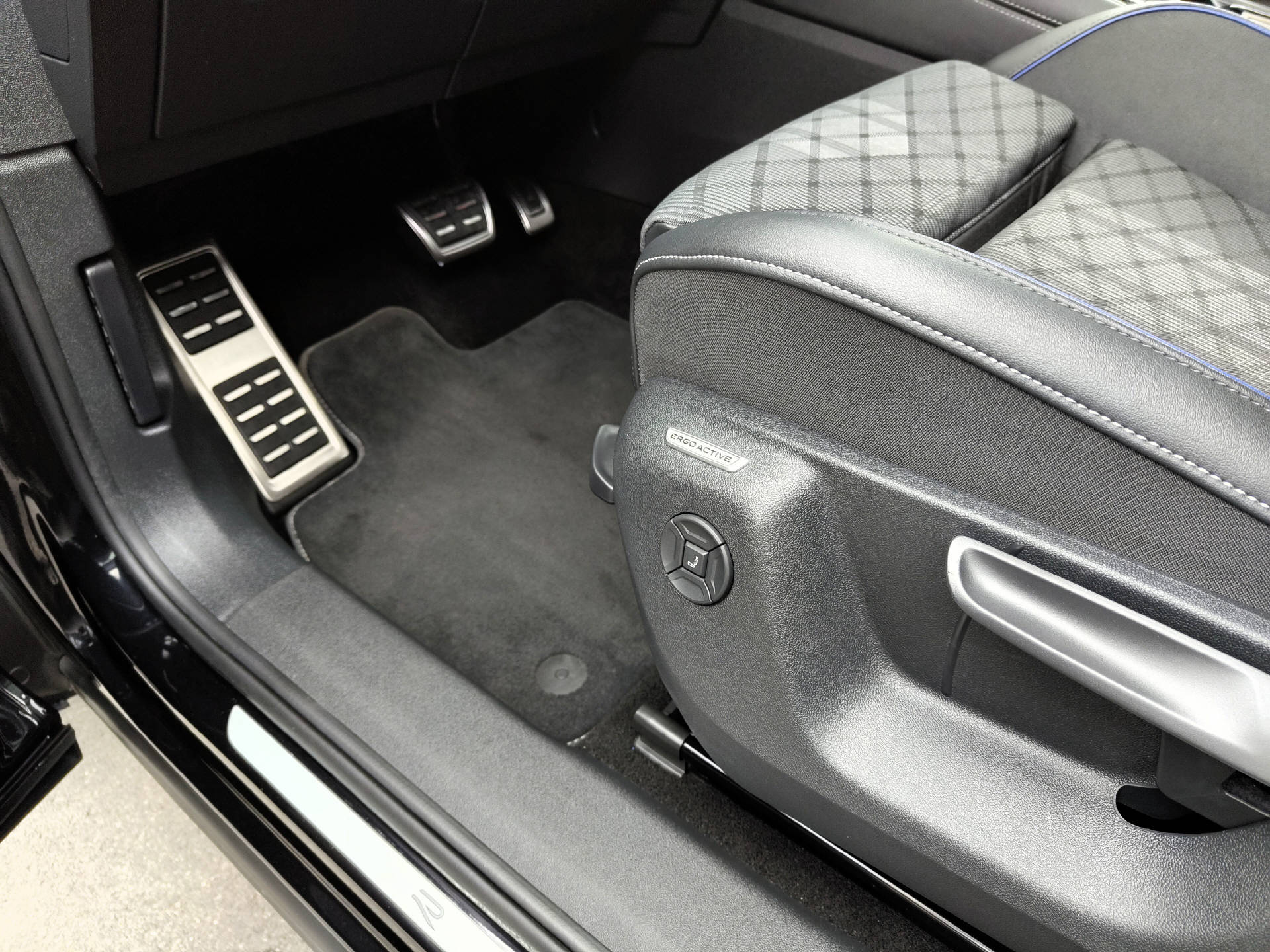 VW Tiguan 2.0 TSI R-Line DSG 4Motion-image-10