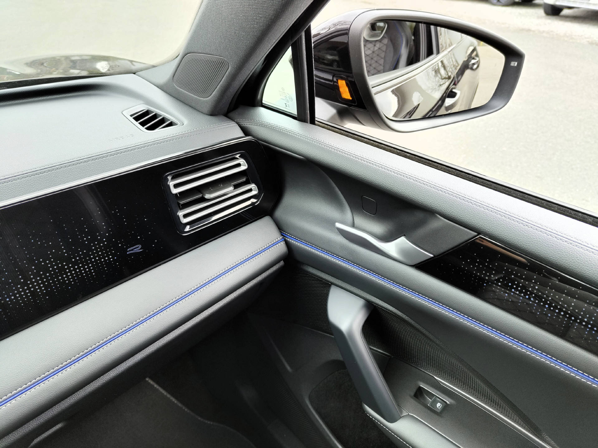 VW Tiguan 2.0 TSI R-Line DSG 4Motion-image-13