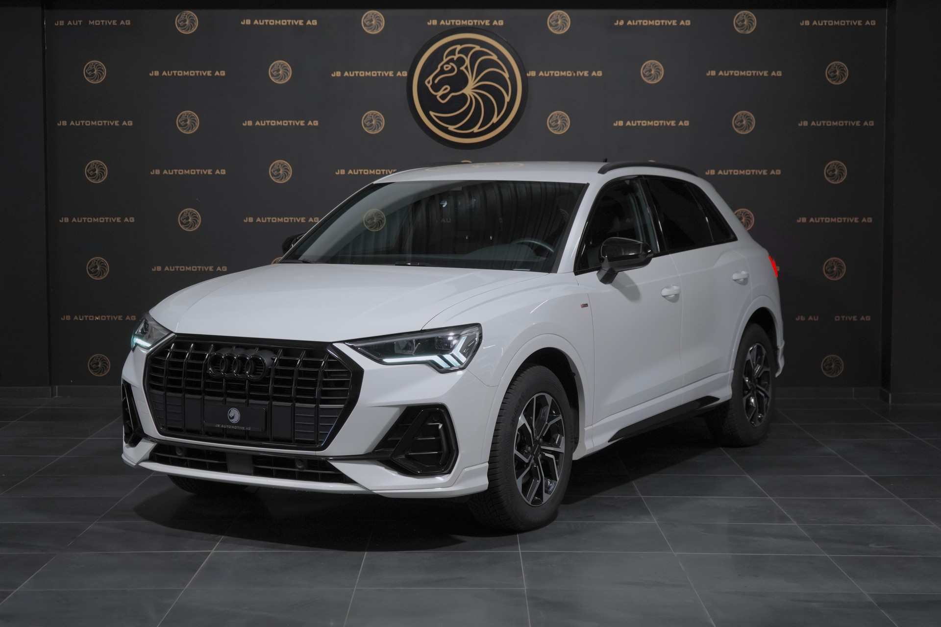 AUDI Q3 35 TFSI S line Attraction S-tronic * Abstadswarnung, Spurverlassenwarnung, Audi pre sense, Rückfahrtkamera, Sitzheizung *-image-0