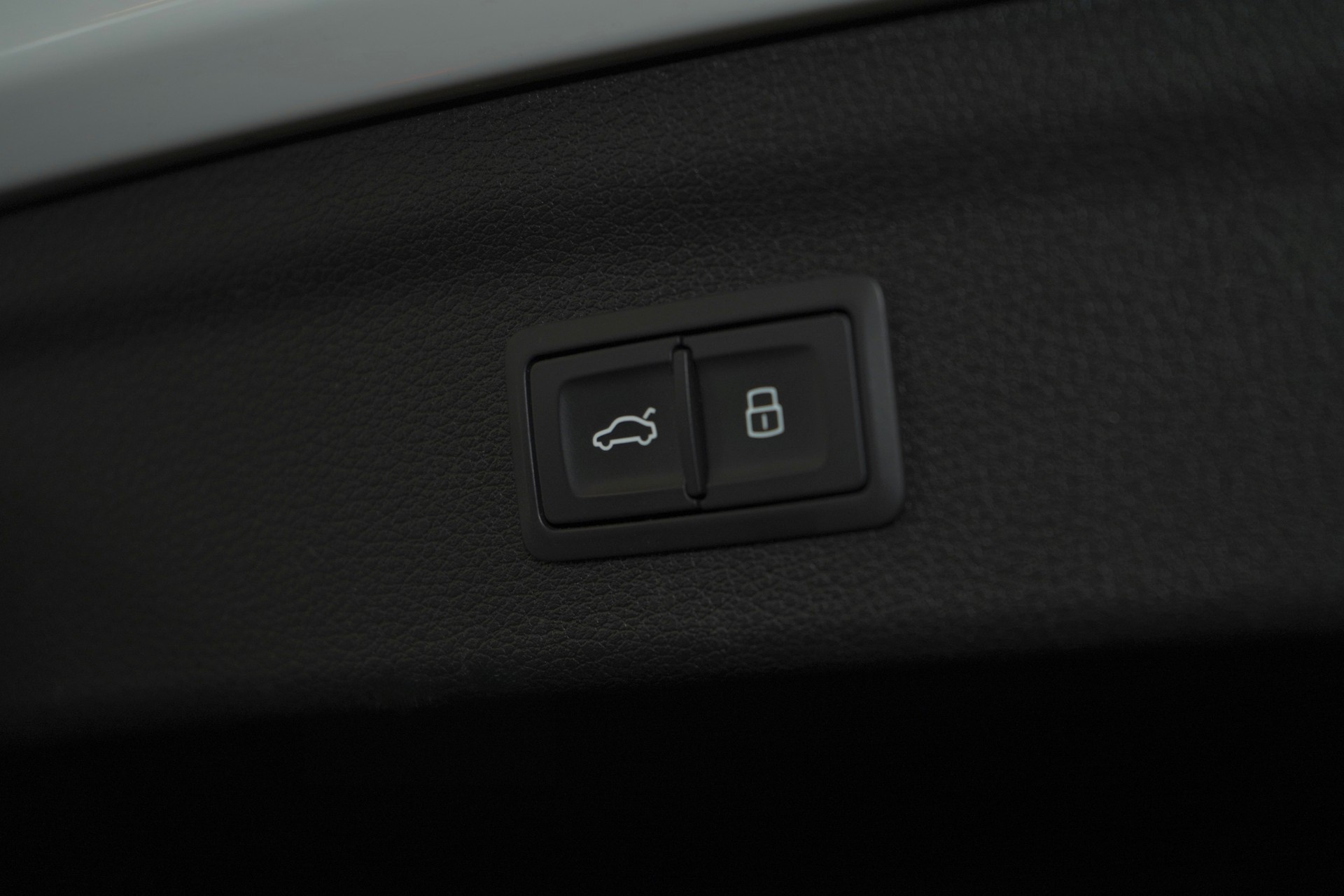 AUDI Q3 35 TFSI S line Attraction S-tronic * Abstadswarnung, Spurverlassenwarnung, Audi pre sense, Rückfahrtkamera, Sitzheizung *-image-10
