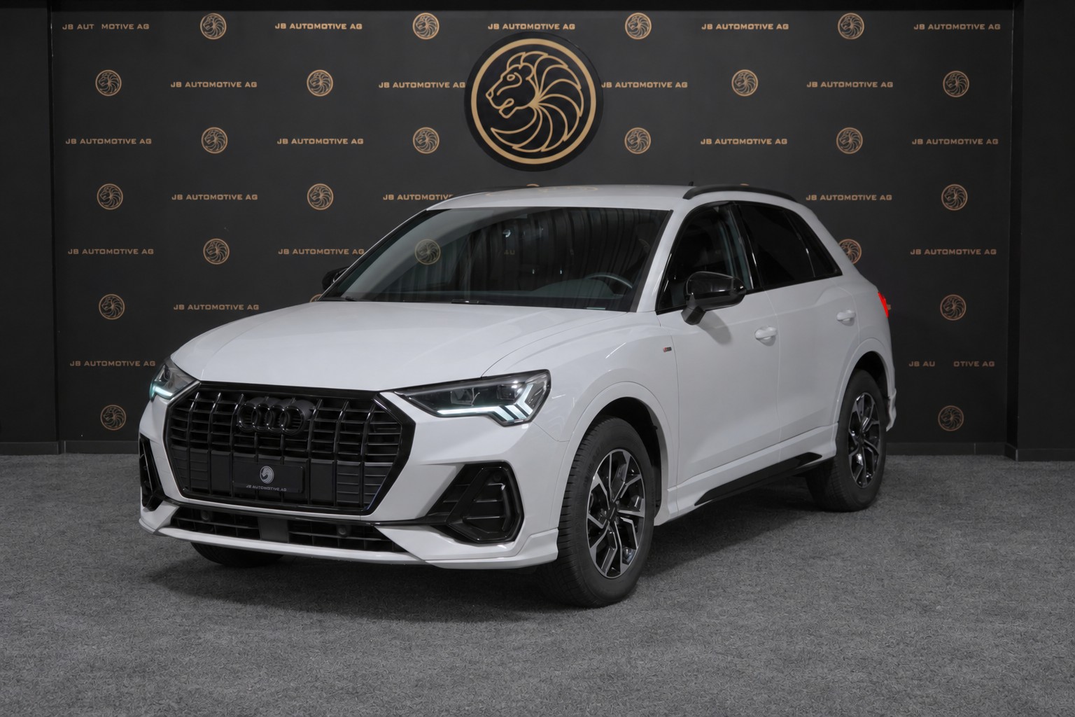 AUDI Q3 35 TFSI S line Attraction S-tronic * Abstadswarnung, Spurverlassenwarnung, Audi pre sense, Rückfahrtkamera, Sitzheizung *