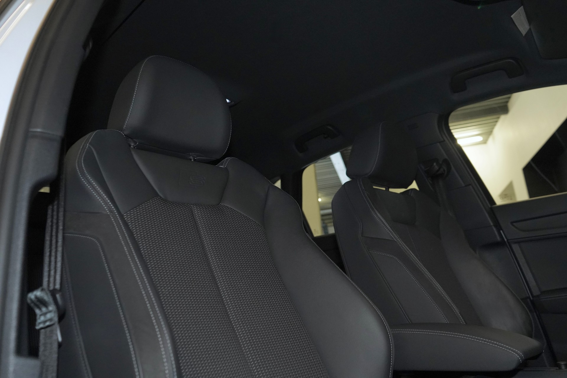 AUDI Q3 35 TFSI S line Attraction S-tronic * Abstadswarnung, Spurverlassenwarnung, Audi pre sense, Rückfahrtkamera, Sitzheizung *-image-8