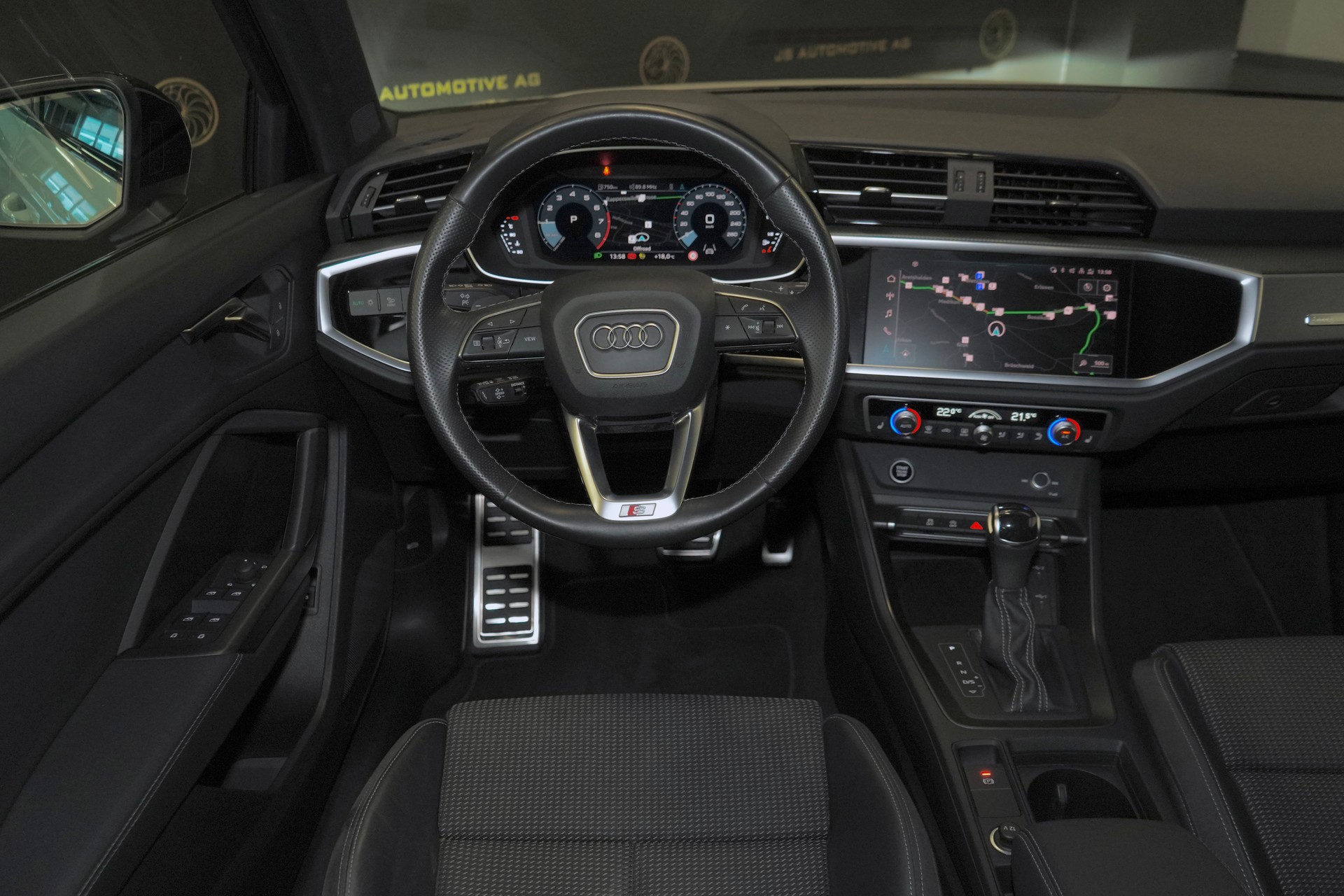 AUDI Q3 35 TFSI S line Attraction S-tronic * Abstadswarnung, Spurverlassenwarnung, Audi pre sense, Rückfahrtkamera, Sitzheizung *-image-6