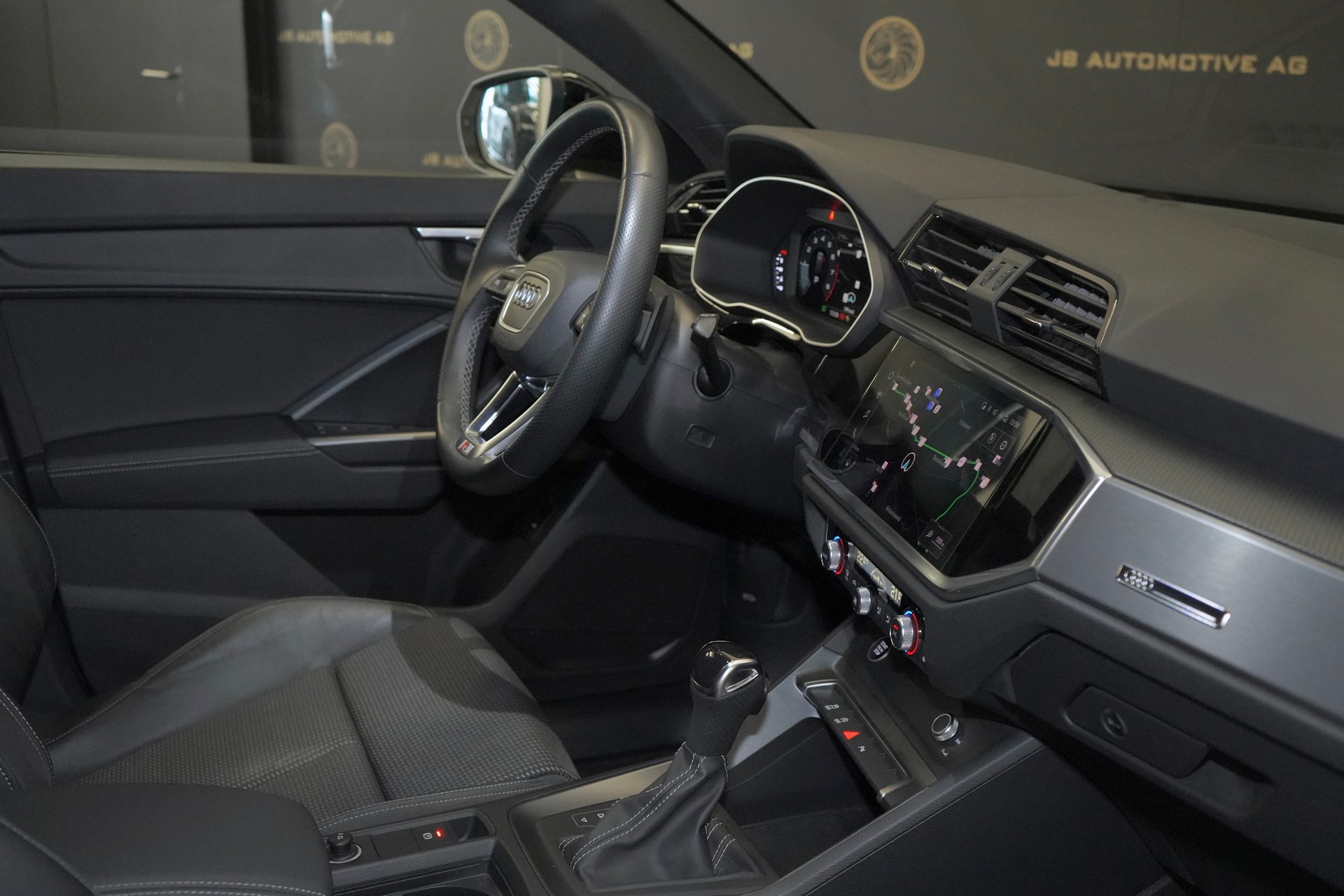 AUDI Q3 35 TFSI S line Attraction S-tronic * Abstadswarnung, Spurverlassenwarnung, Audi pre sense, Rückfahrtkamera, Sitzheizung *-image-3