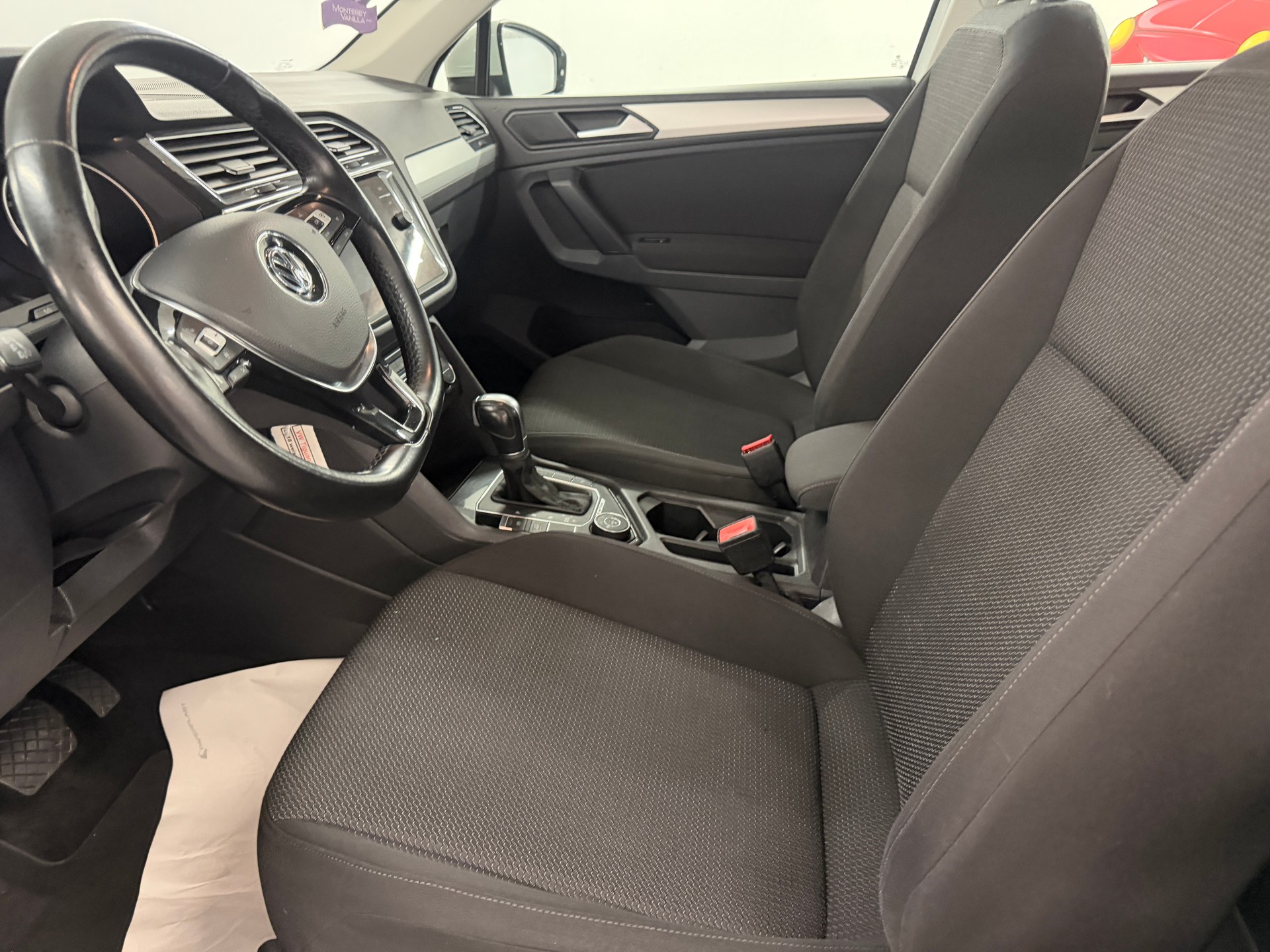 VW Tiguan 2.0 TDI SCR Comfortline 4Motion DSG-image-8