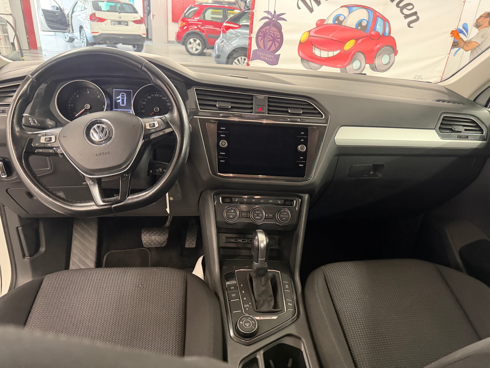 VW Tiguan 2.0 TDI SCR Comfortline 4Motion DSG-image-11