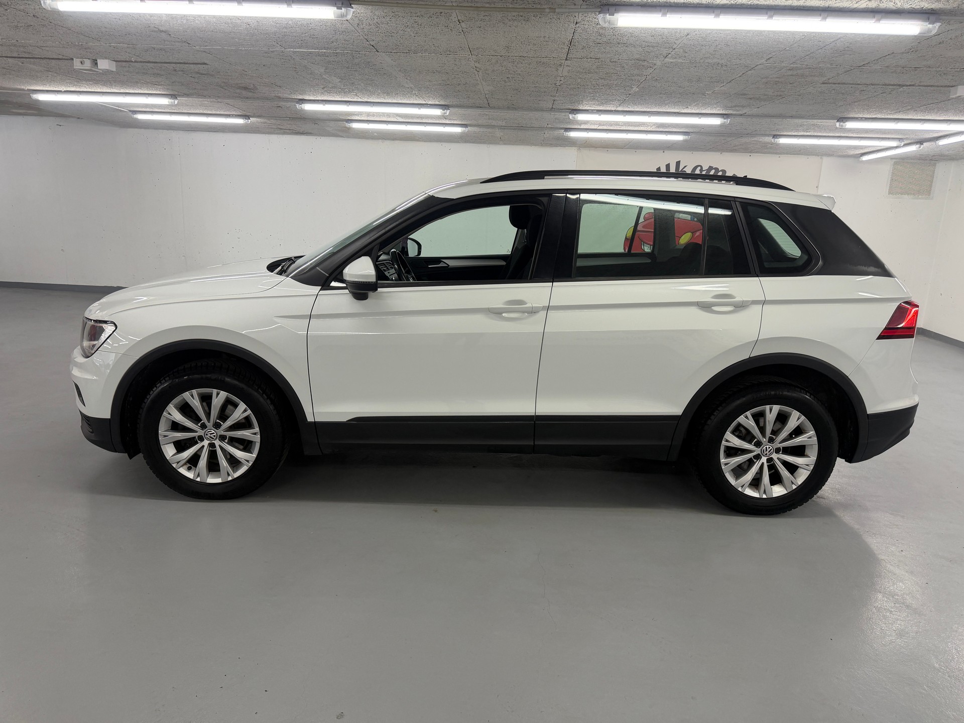 VW Tiguan 2.0 TDI SCR Comfortline 4Motion DSG-image-4
