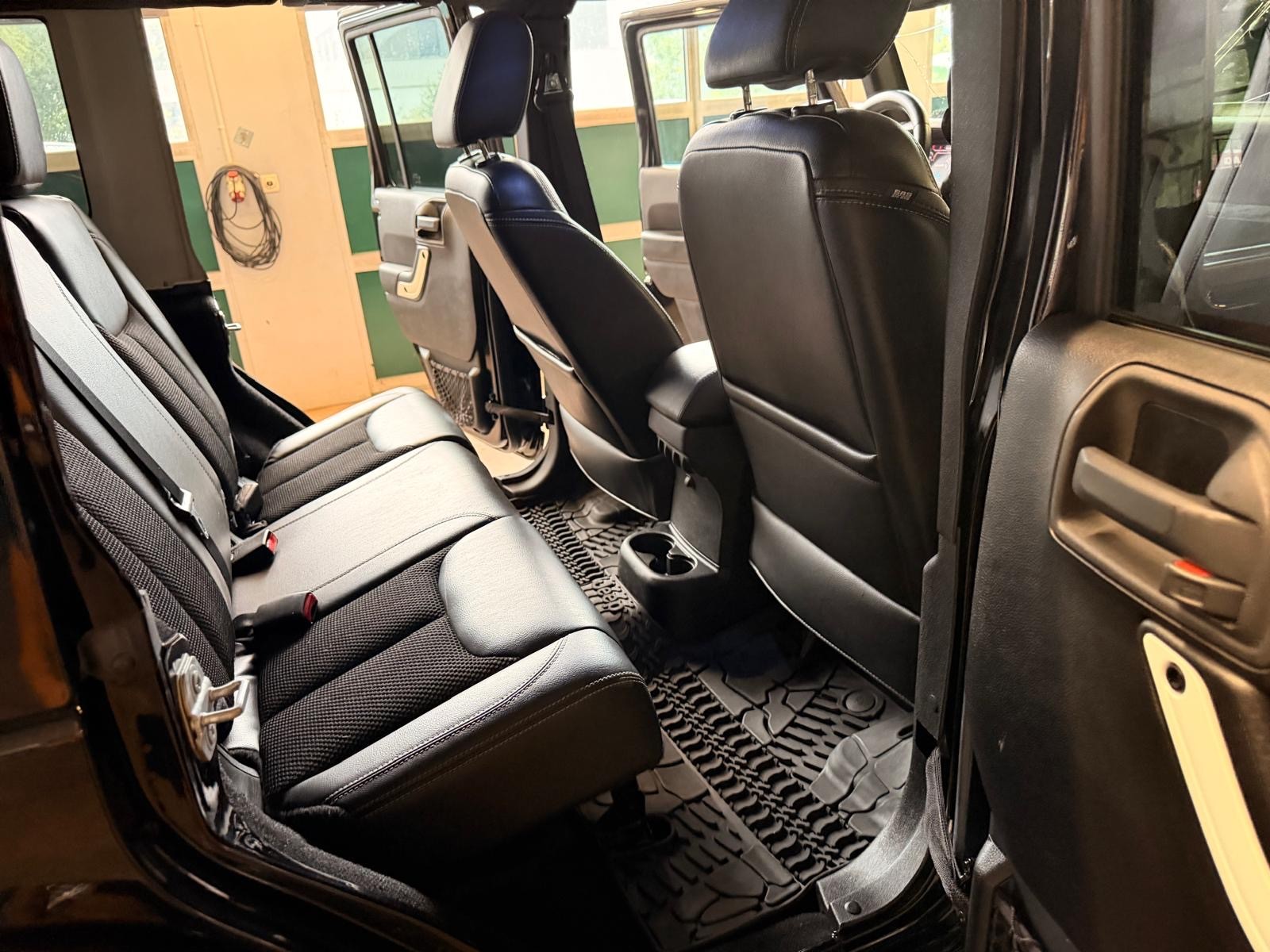 JEEP Wrangler 2.8CRD Unlimited-image-10