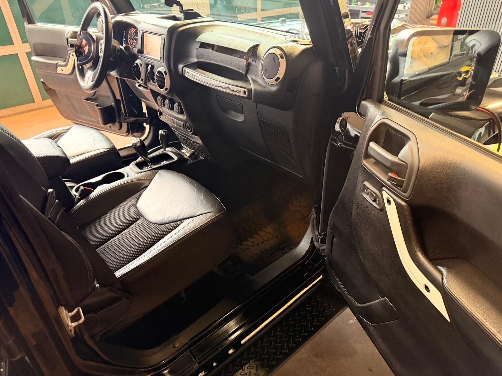 JEEP Wrangler 2.8CRD Unlimited-image-11