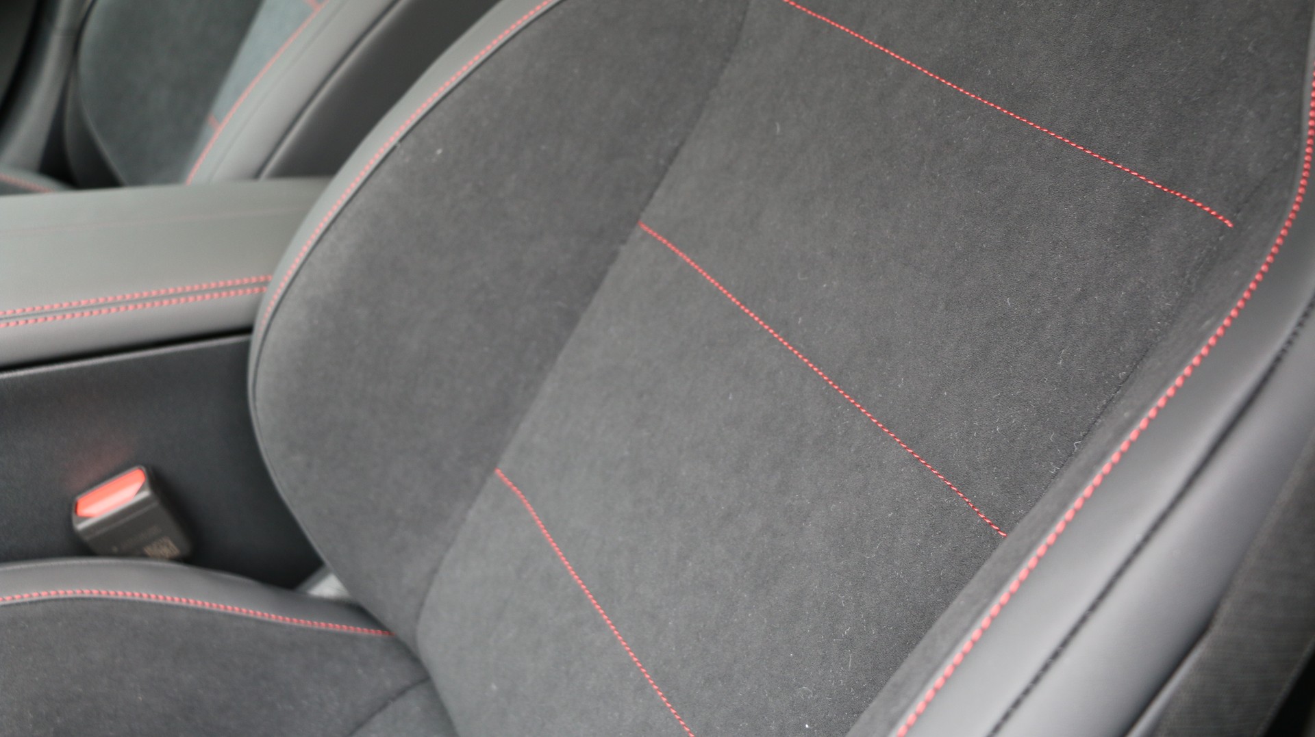 MERCEDES-BENZ CLA 220 8G-DCT 4Matic-image-7