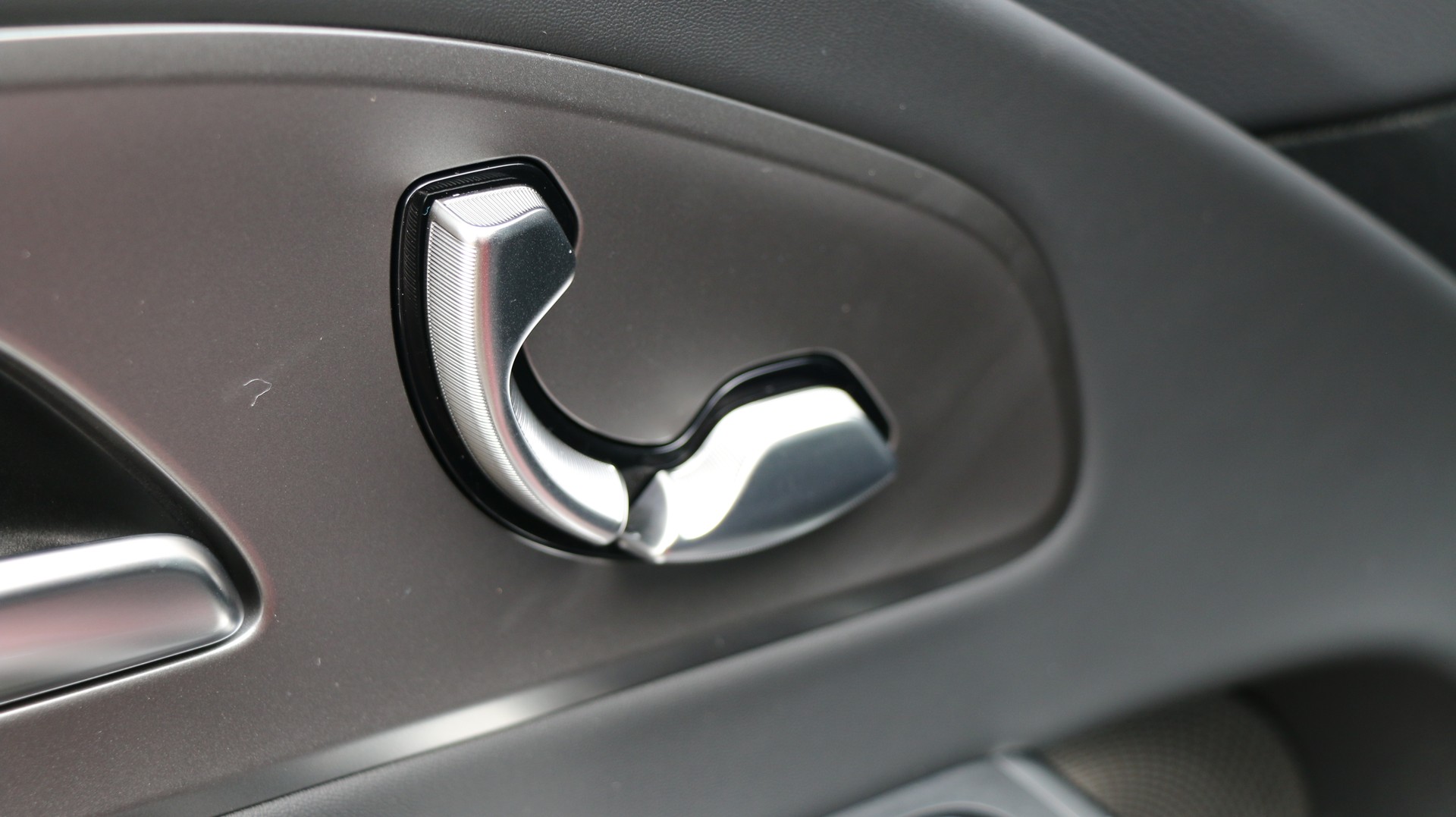 MERCEDES-BENZ CLA 220 8G-DCT 4Matic-image-12