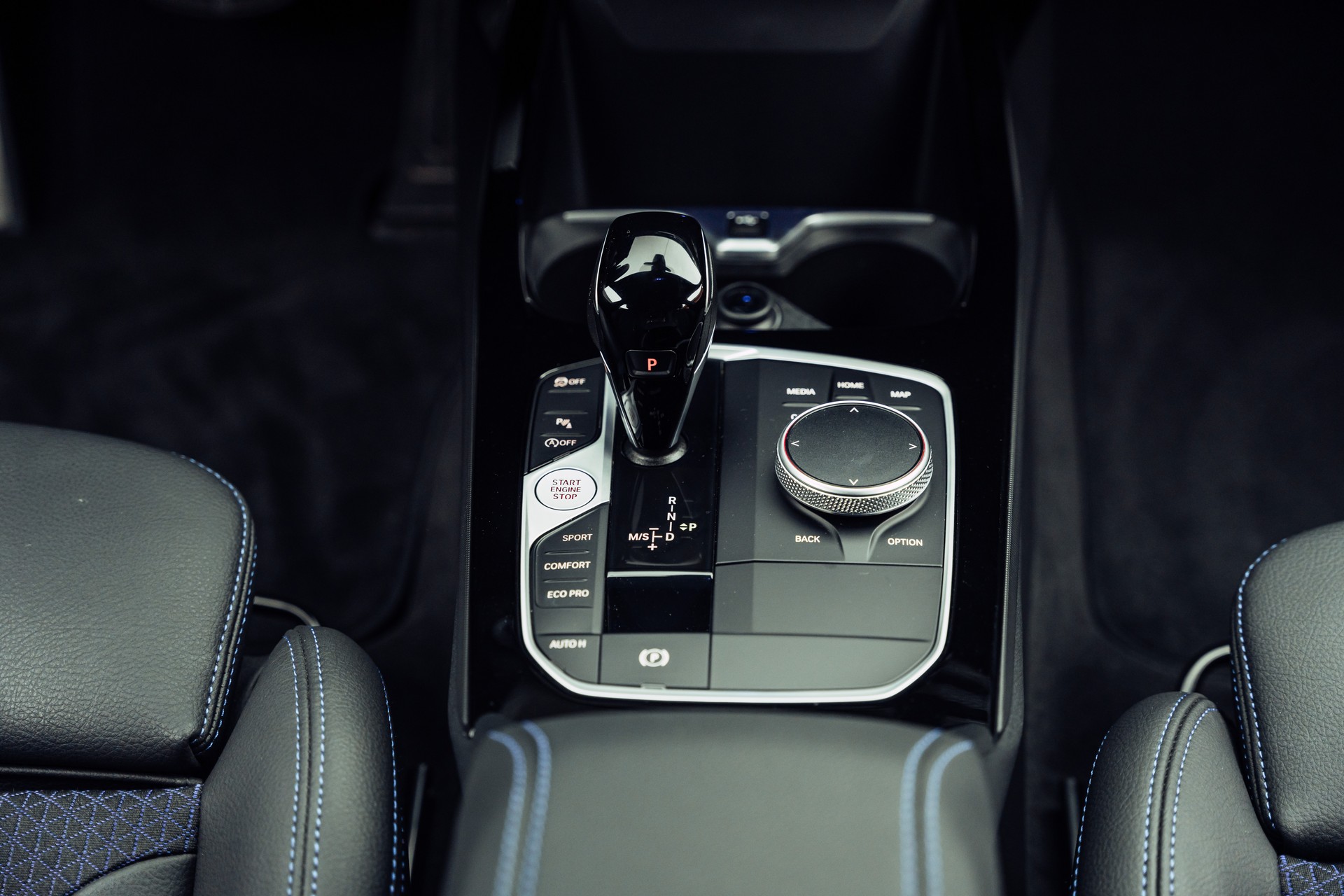 BMW M135i xDrive Steptronic-image-14