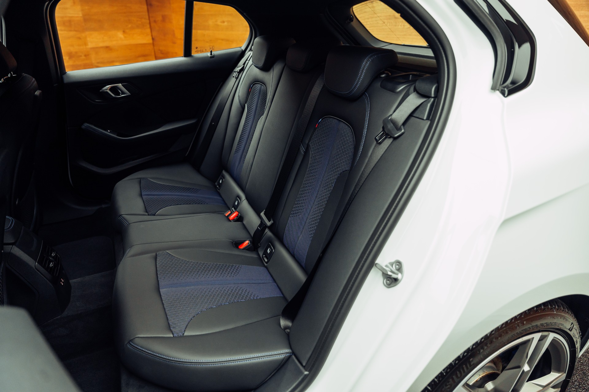 BMW M135i xDrive Steptronic-image-7
