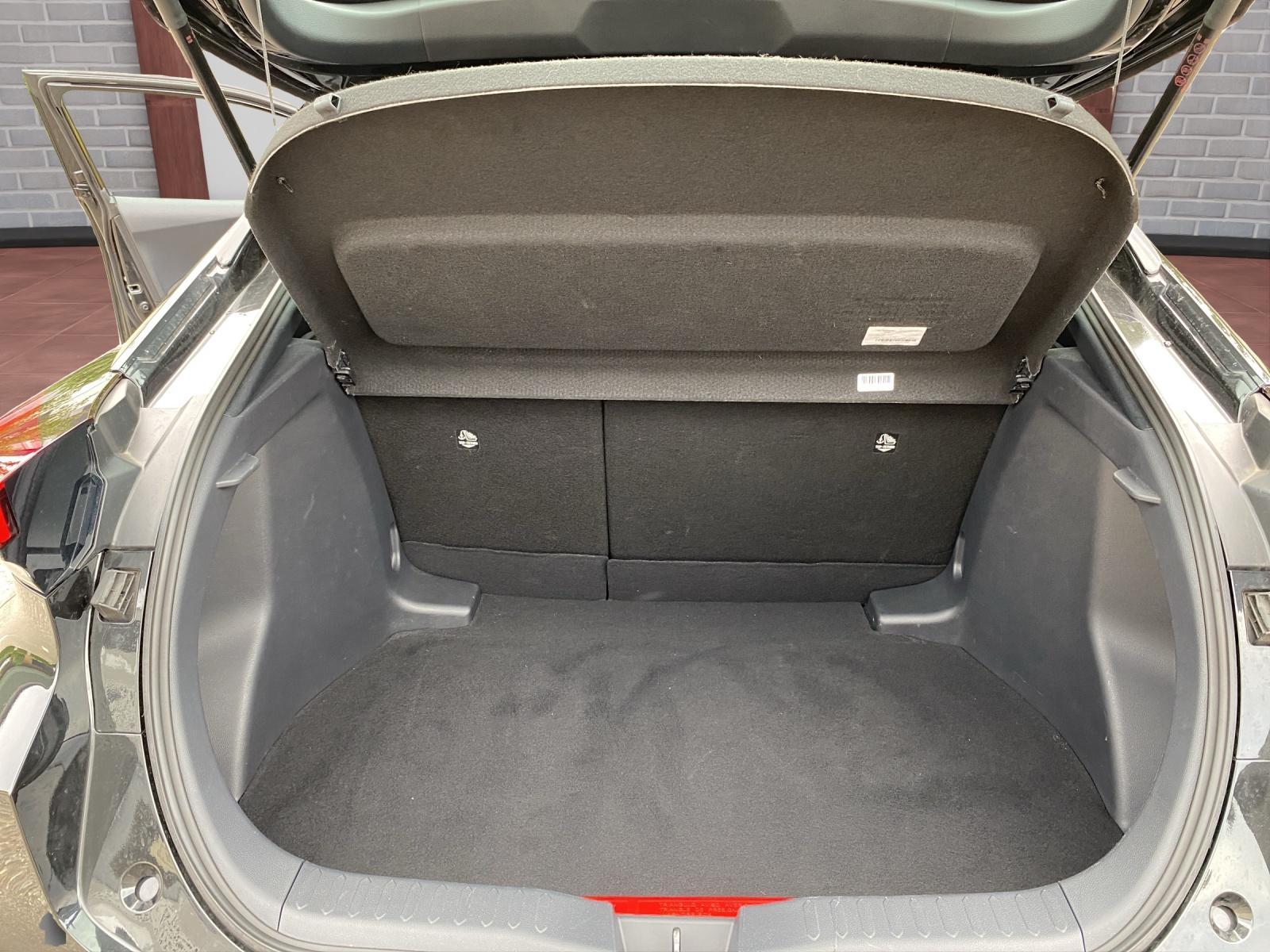 TOYOTA C-HR 1.8 HEV Comfort Inkl. Winterkompletträder / Gratisservice 4Jahre / 60000 Km ab 1. IV-image-10