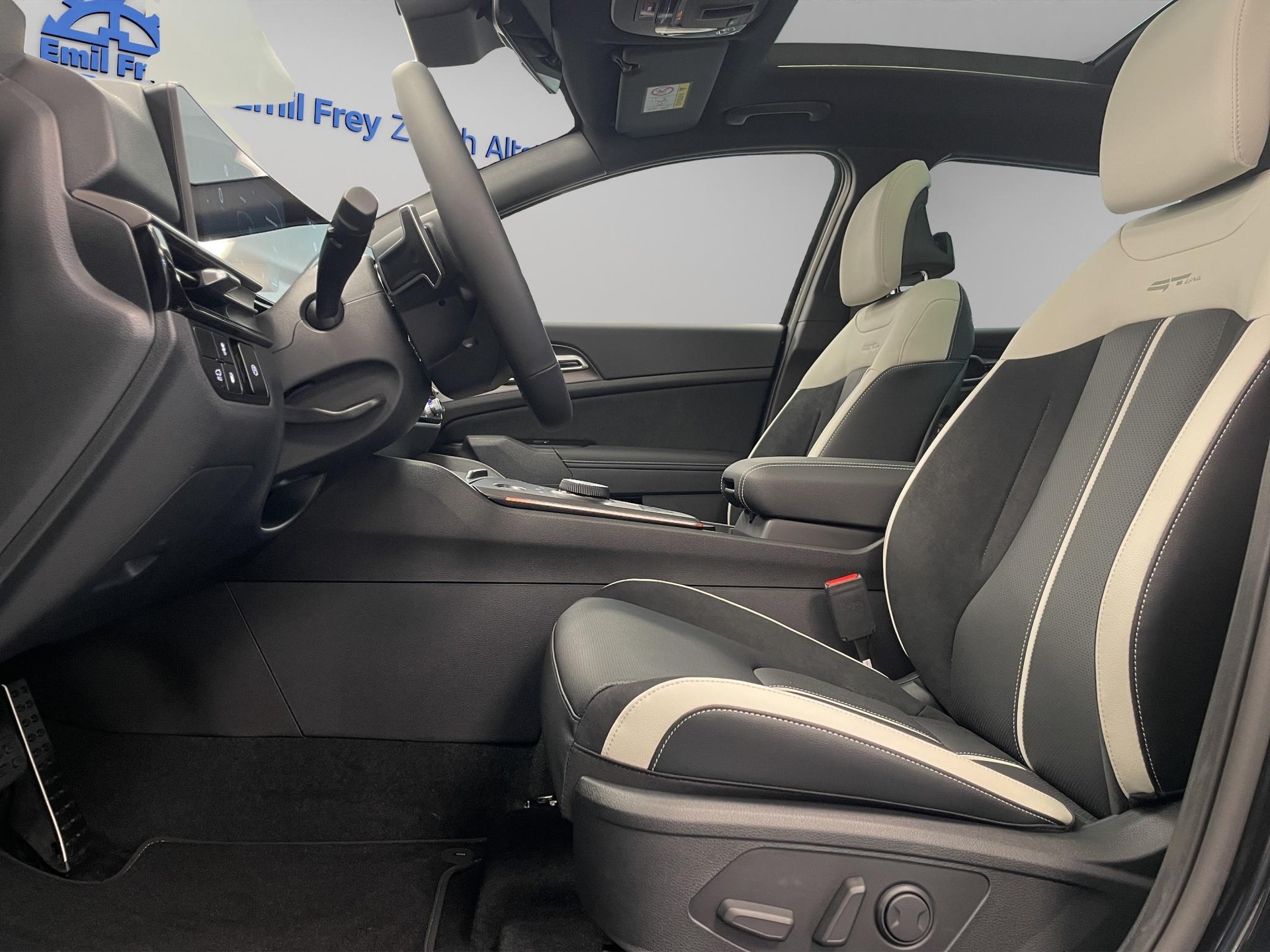 KIA Sportage 1.6 T-GDi PHEV GT-Line-image-6