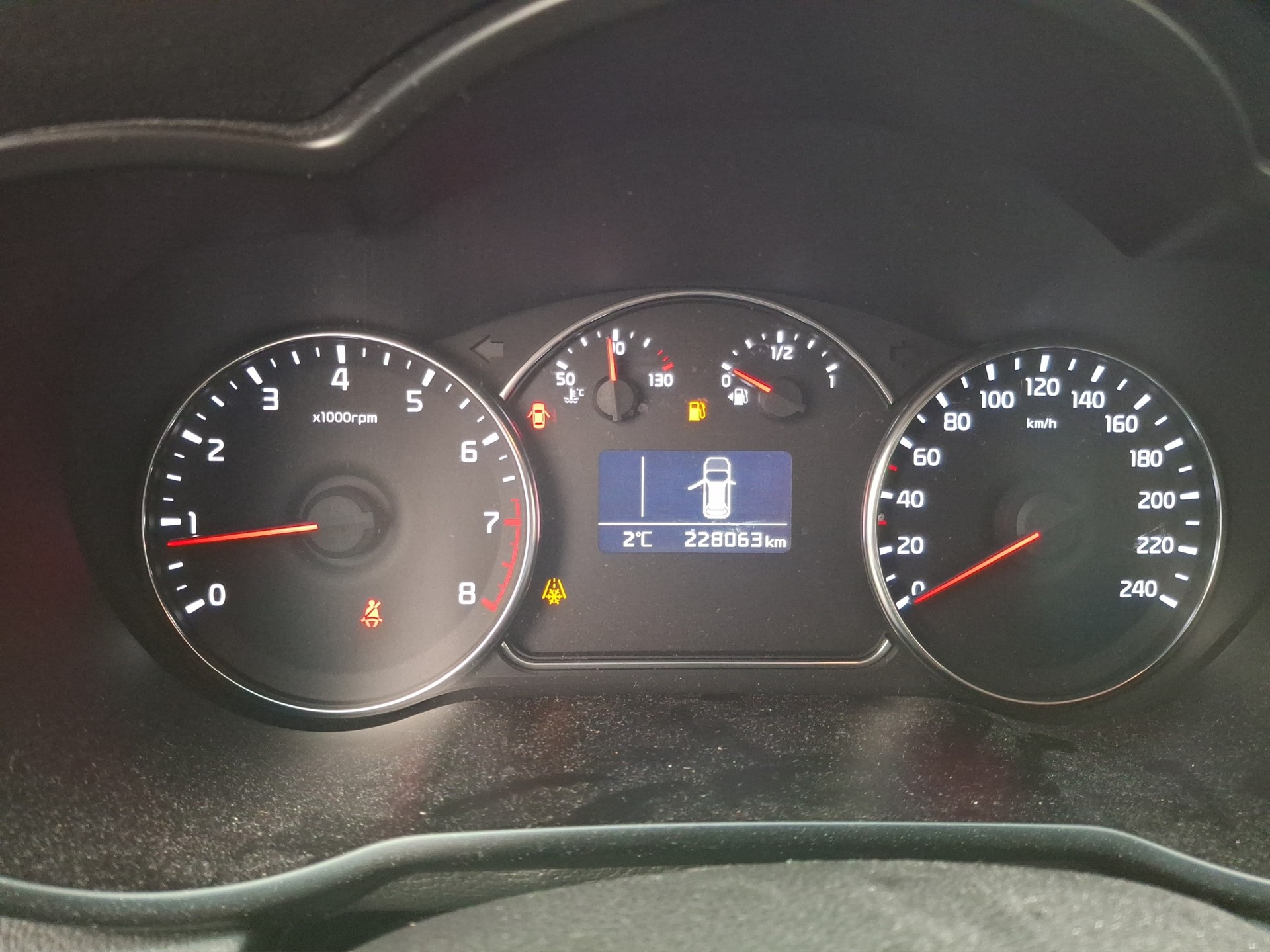 KIA Carens 1.6 GDI Classic-image-7