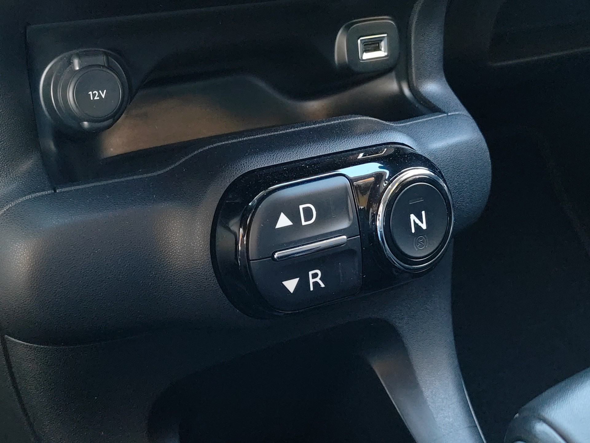 CITROEN C4 Cactus 1.2 e-VTi Shine Edition ETG-image-26