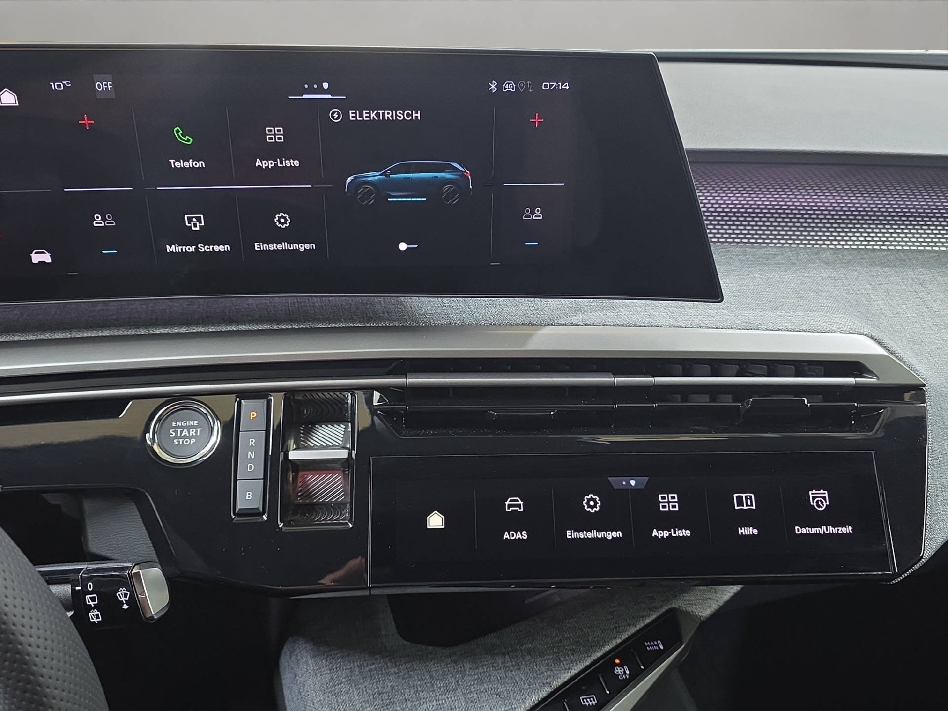 PEUGEOT 5008 1.6 PHEV 225 GT Exclusive-image-9