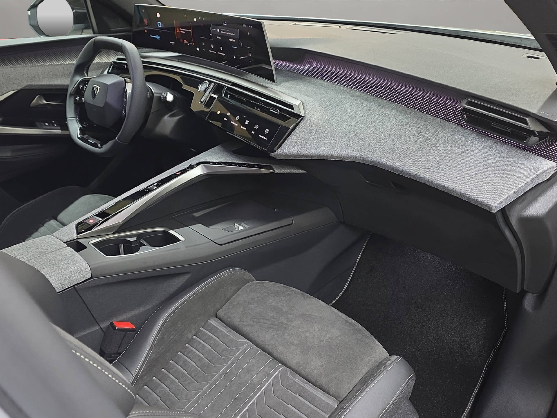 PEUGEOT 5008 1.6 PHEV 225 GT Exclusive-image-11