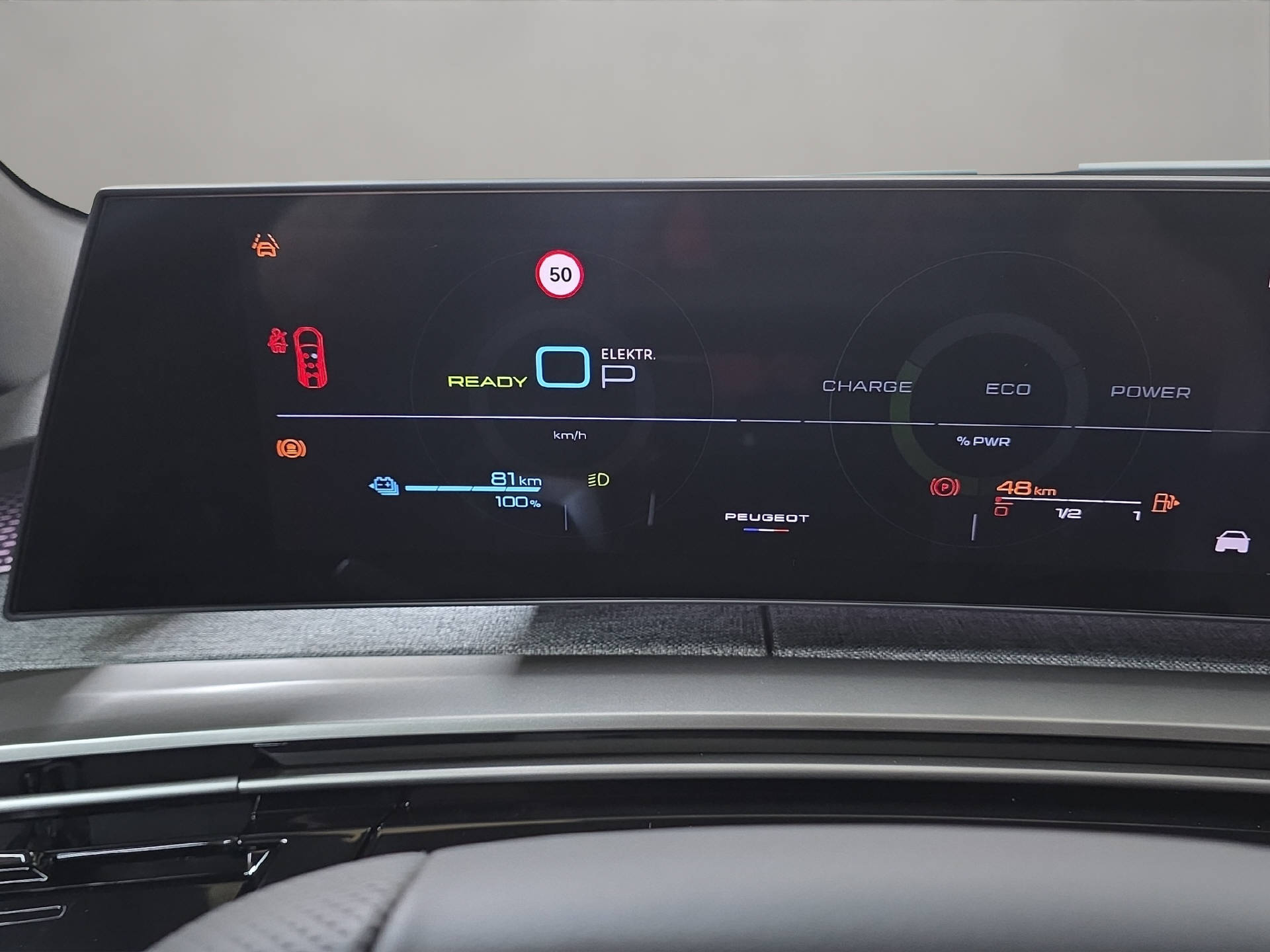 PEUGEOT 5008 1.6 PHEV 225 GT Exclusive-image-7