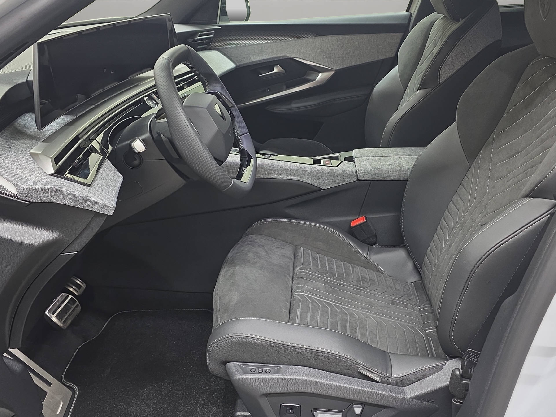 PEUGEOT 5008 1.6 PHEV 225 GT Exclusive-image-6