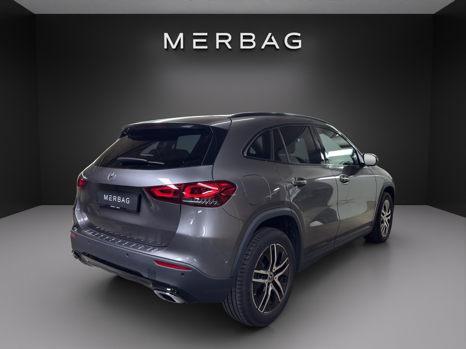 MERCEDES-BENZ GLA 250e Progressive 8G-D-image-4