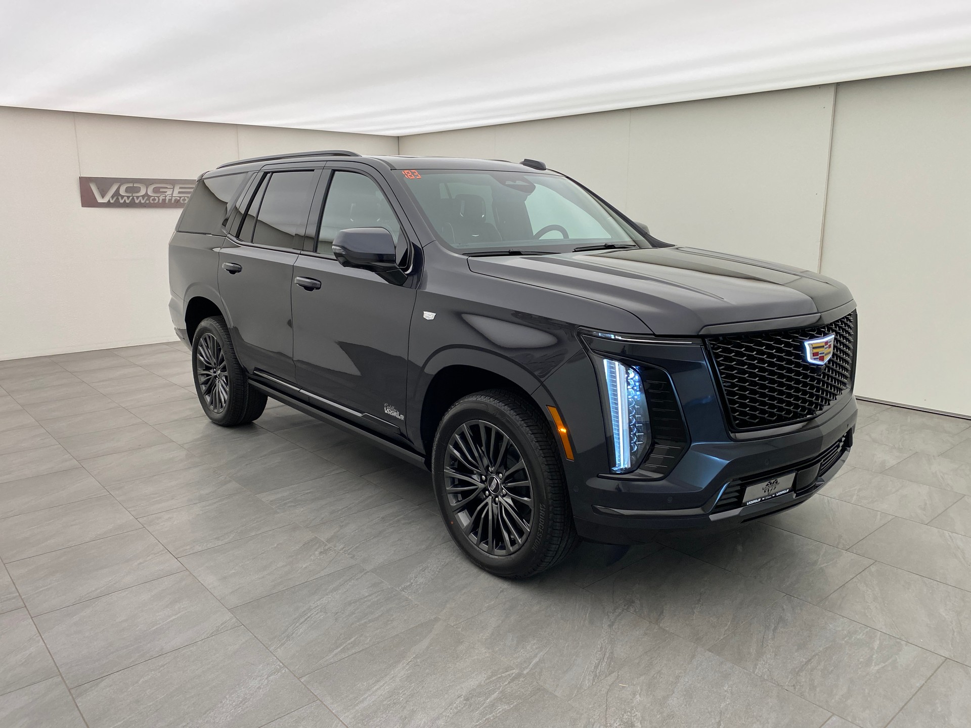 CADILLAC Escalade Sport Platinum 6.2 AWD-showroom-element-2