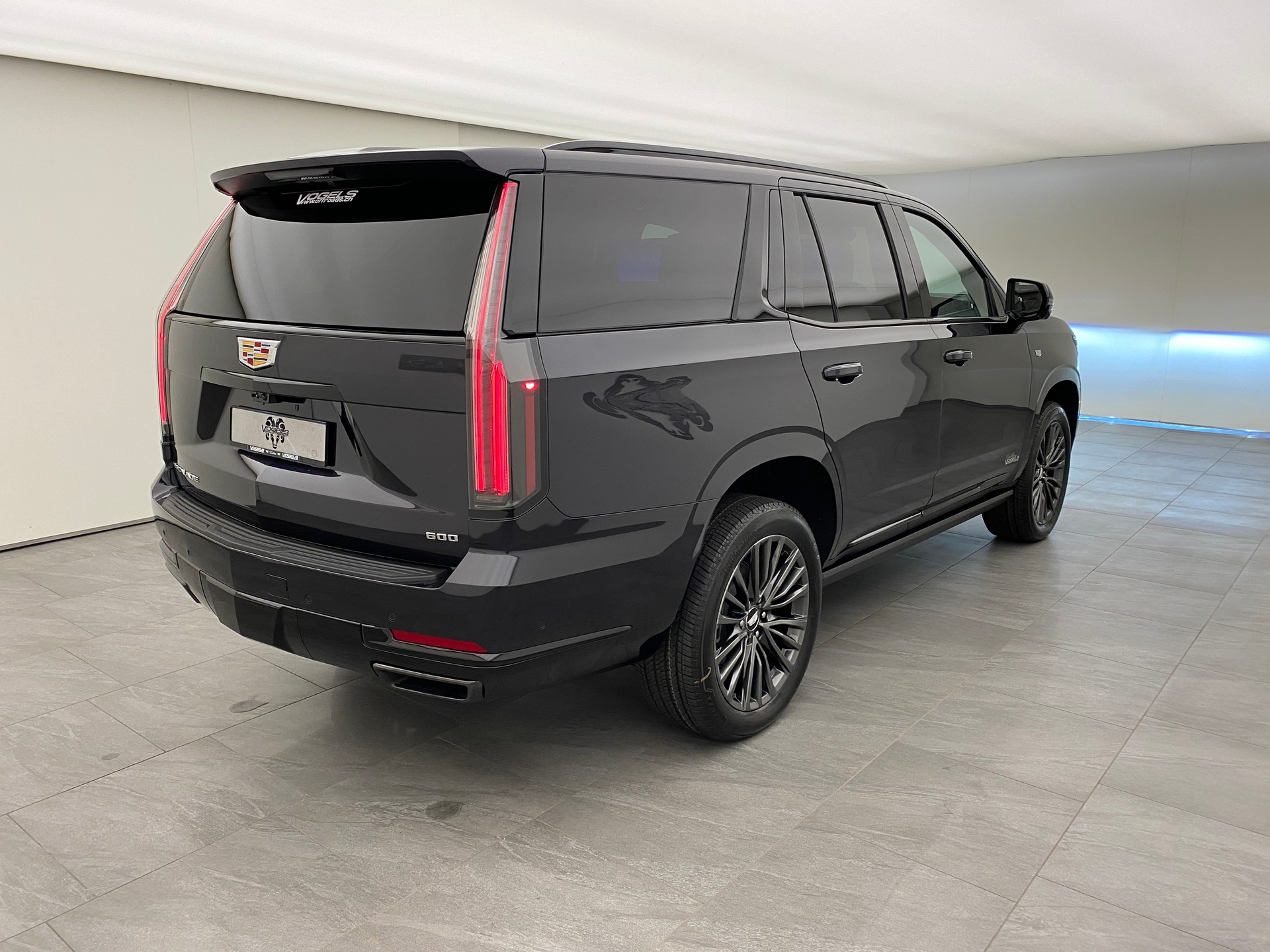CADILLAC Escalade Sport Platinum 6.2 AWD-showroom-element-3