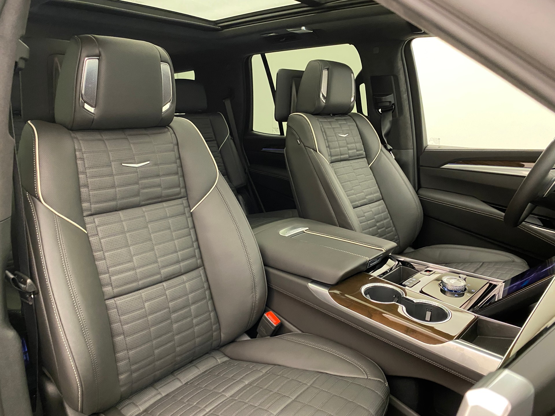 CADILLAC Escalade Sport Platinum 6.2 AWD-image-10