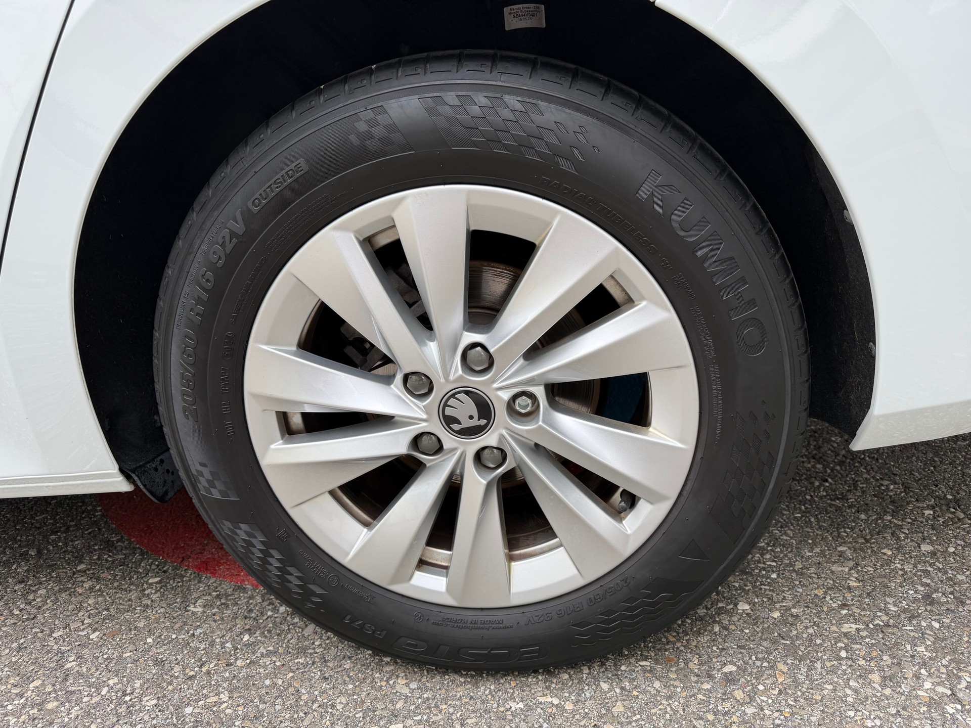SKODA Octavia Combi 1.5 TSI mHEV DSG Selection-image-5