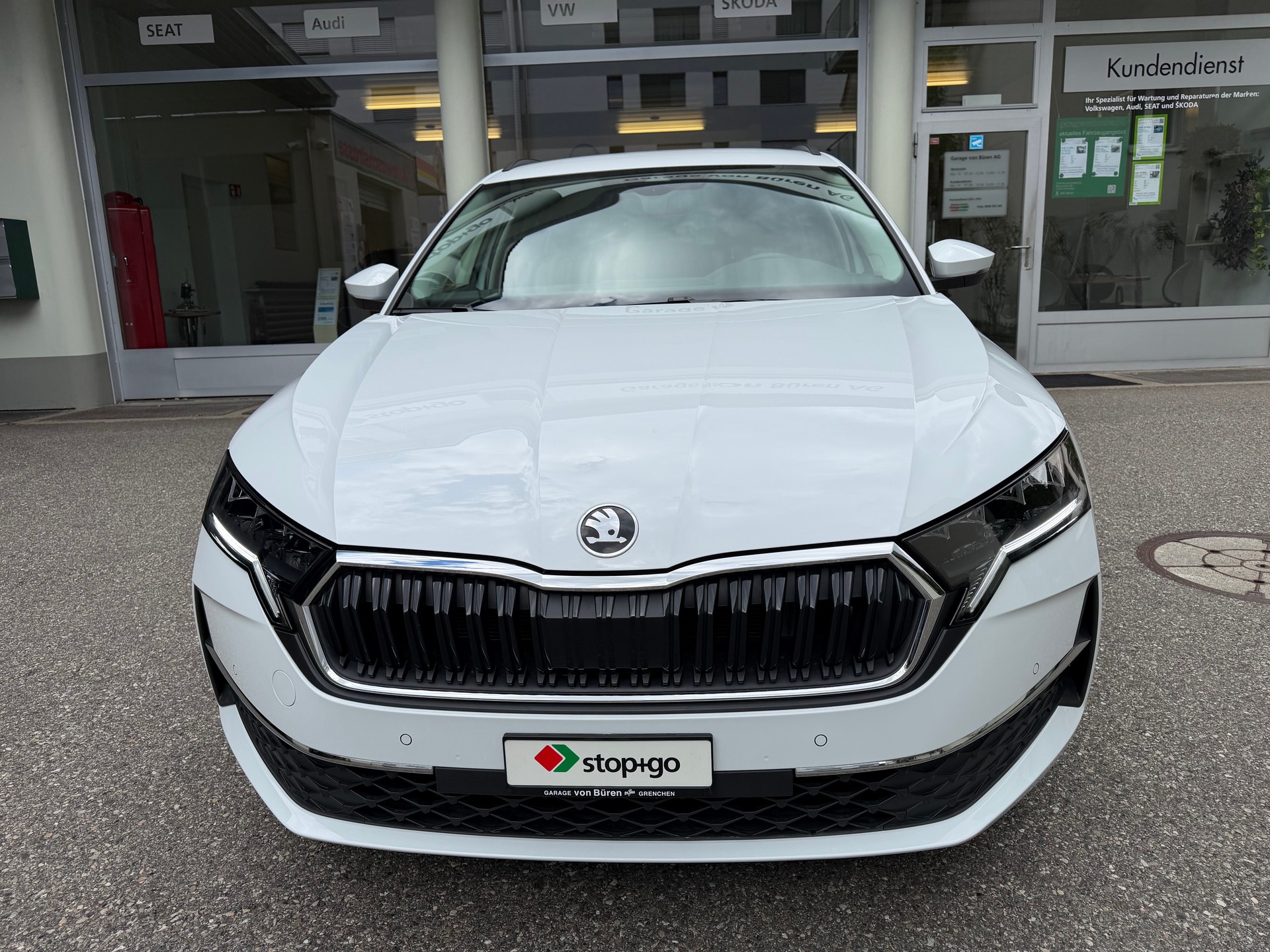 SKODA Octavia Combi 1.5 TSI mHEV DSG Selection-image-1