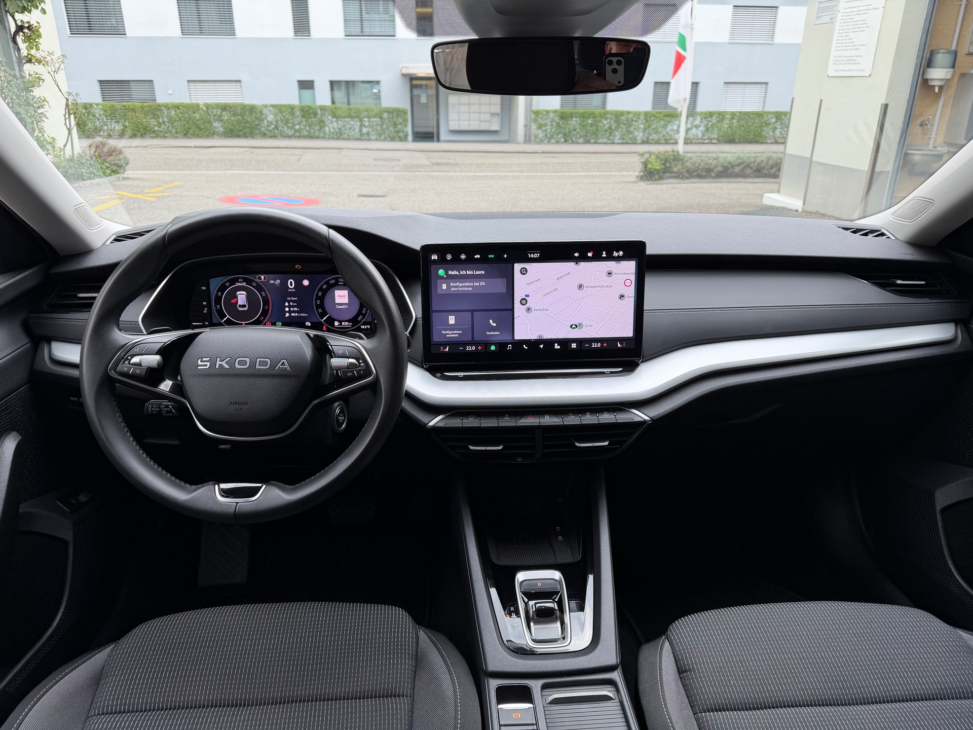 SKODA Octavia Combi 1.5 TSI mHEV DSG Selection-image-7