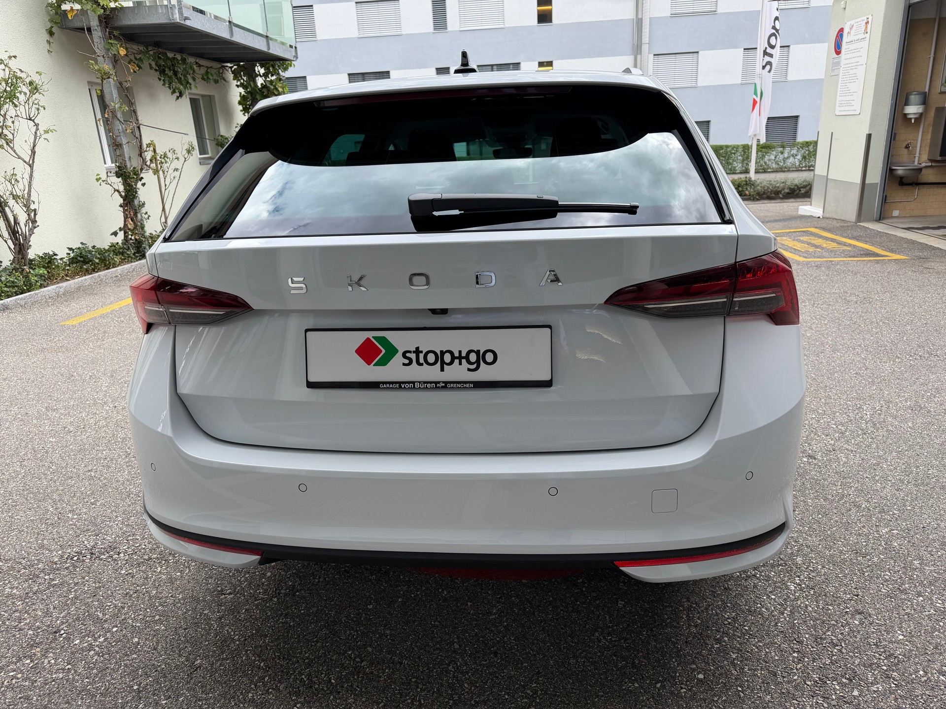 SKODA Octavia Combi 1.5 TSI mHEV DSG Selection-image-4