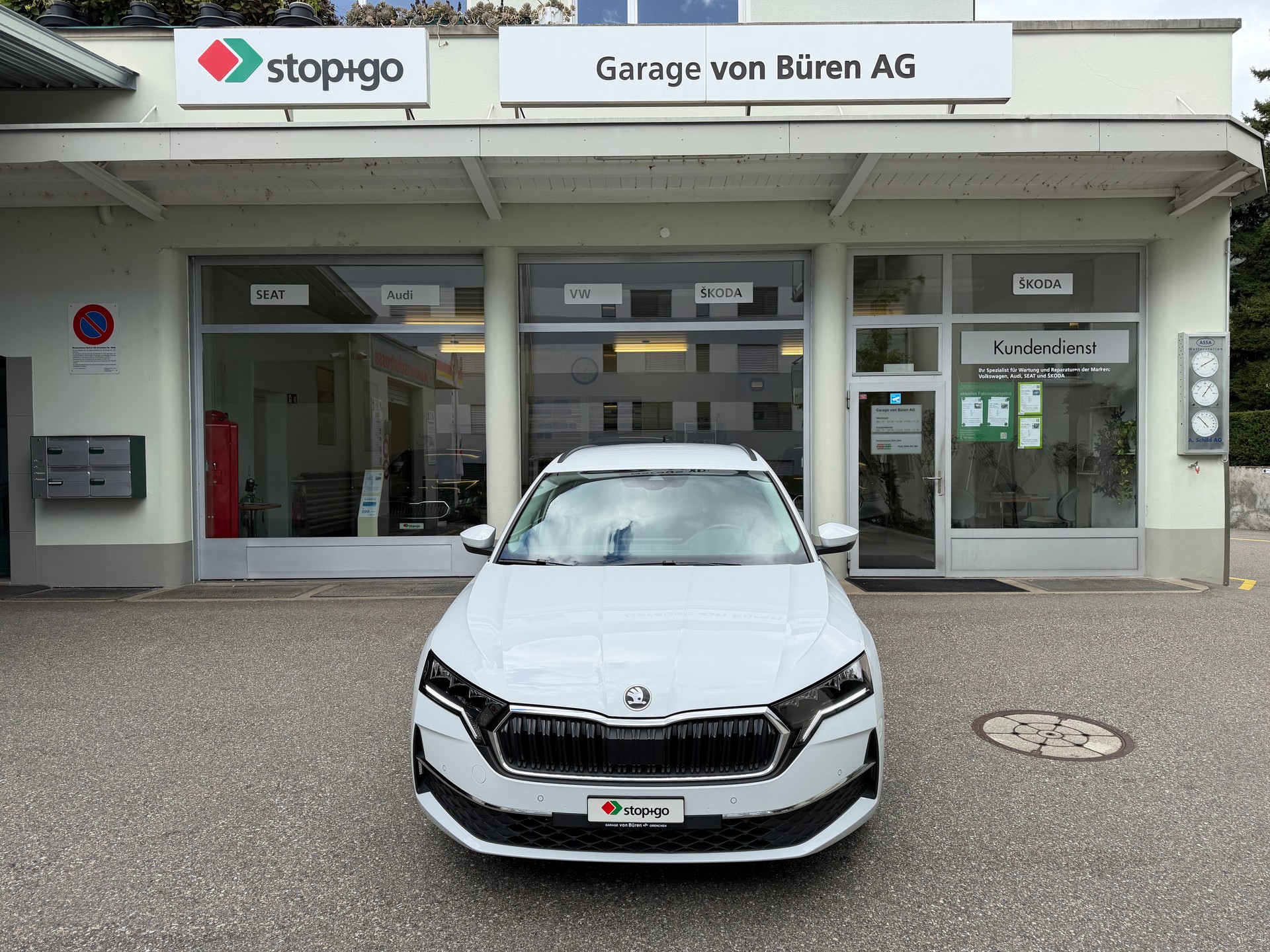 SKODA Octavia Combi 1.5 TSI mHEV DSG Selection-image-2