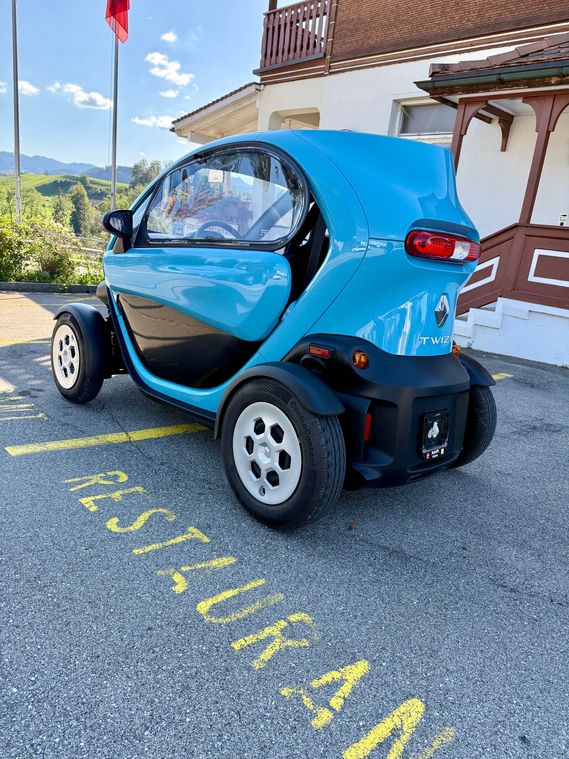 RENAULT Twizy Z.E. FP Sport Edition (incl. Battery)-image-6