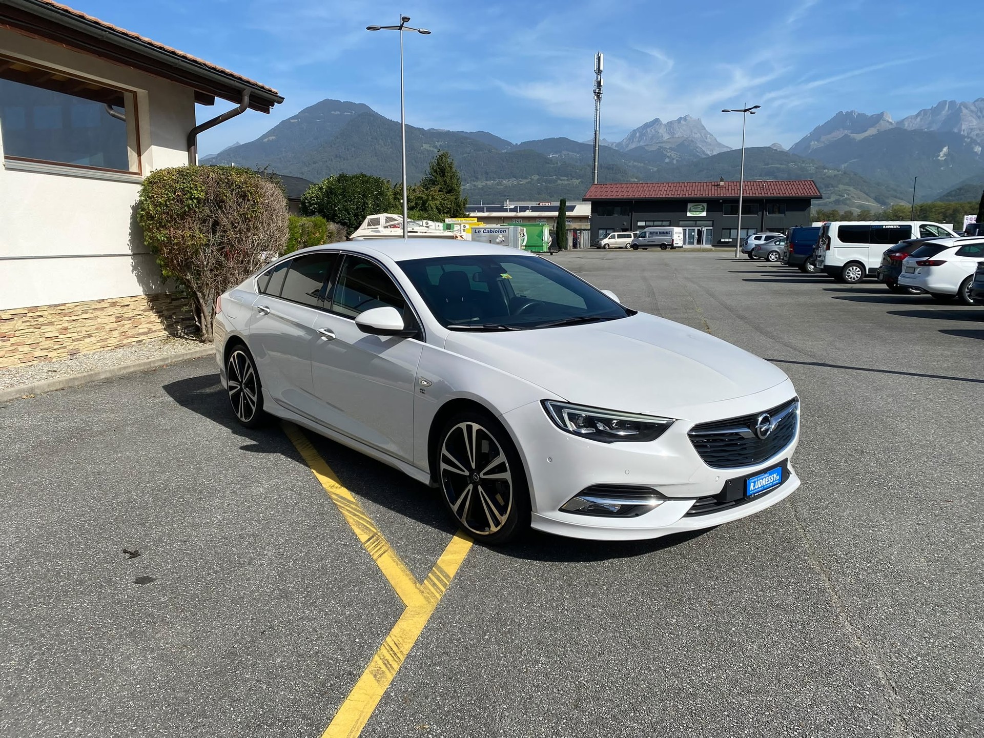 OPEL Insignia 2.0 T Grand Sport Excellence 4WD Automat.-image-6