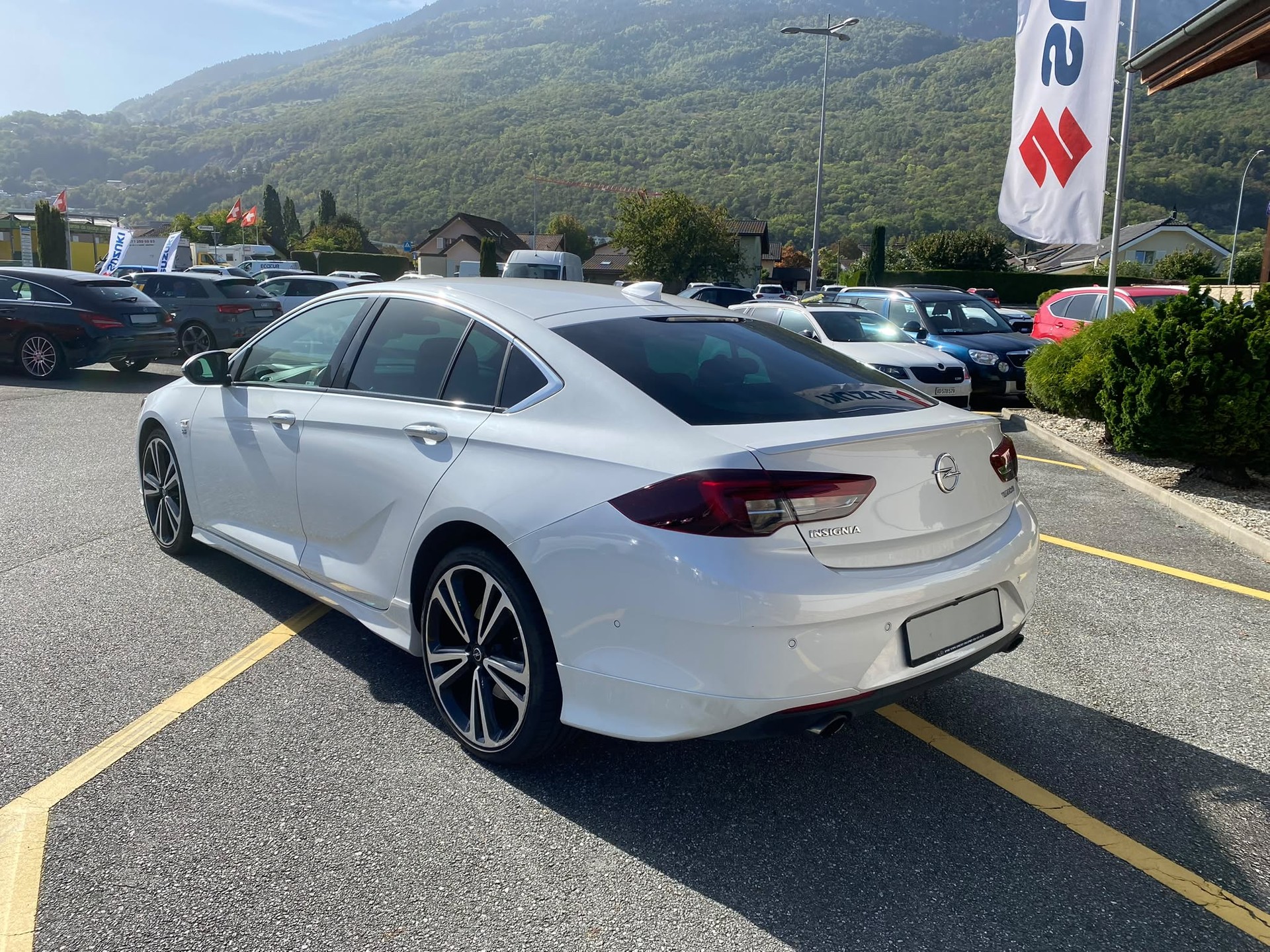 OPEL Insignia 2.0 T Grand Sport Excellence 4WD Automat.-image-2