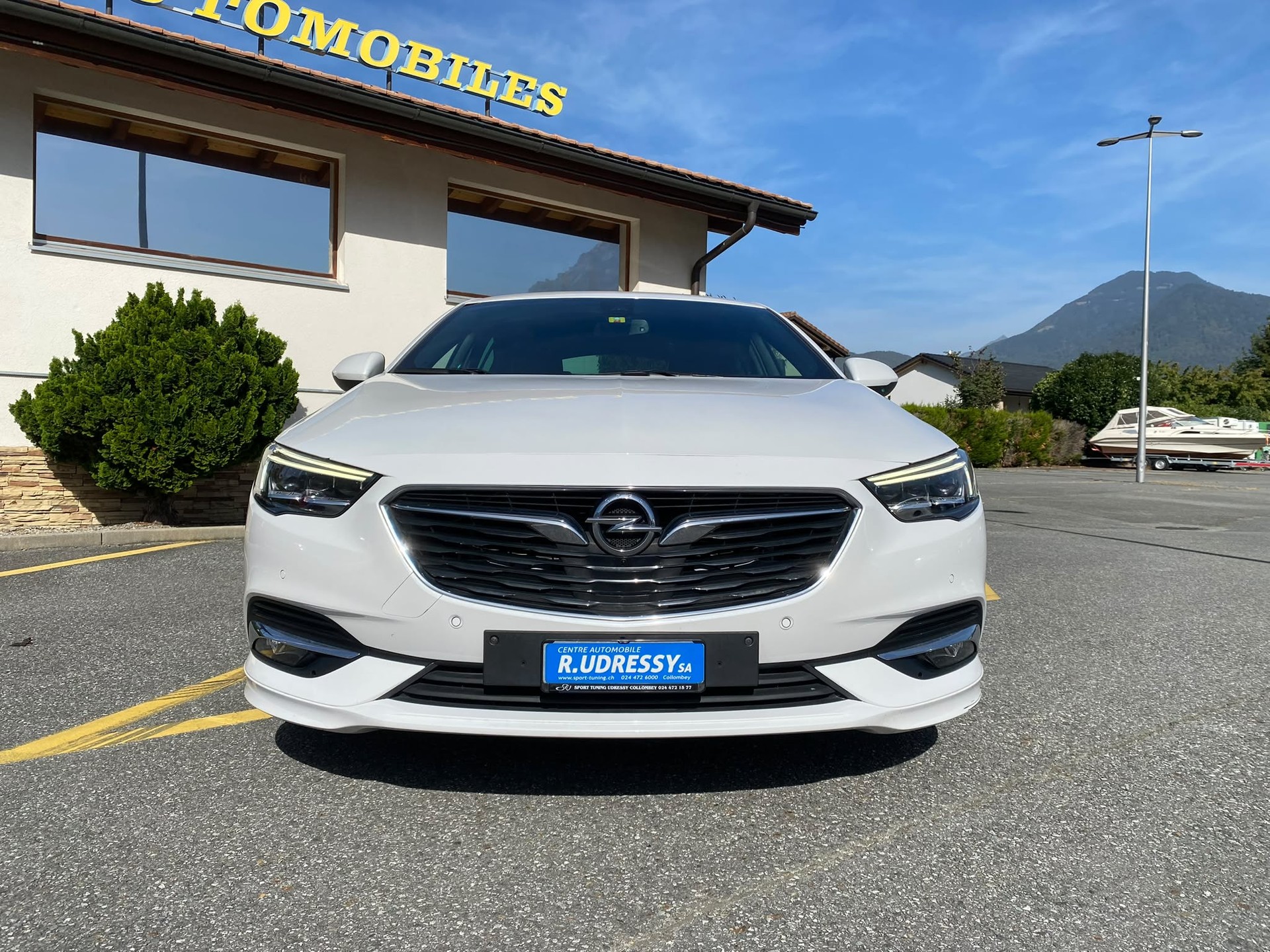 OPEL Insignia 2.0 T Grand Sport Excellence 4WD Automat.-image-7