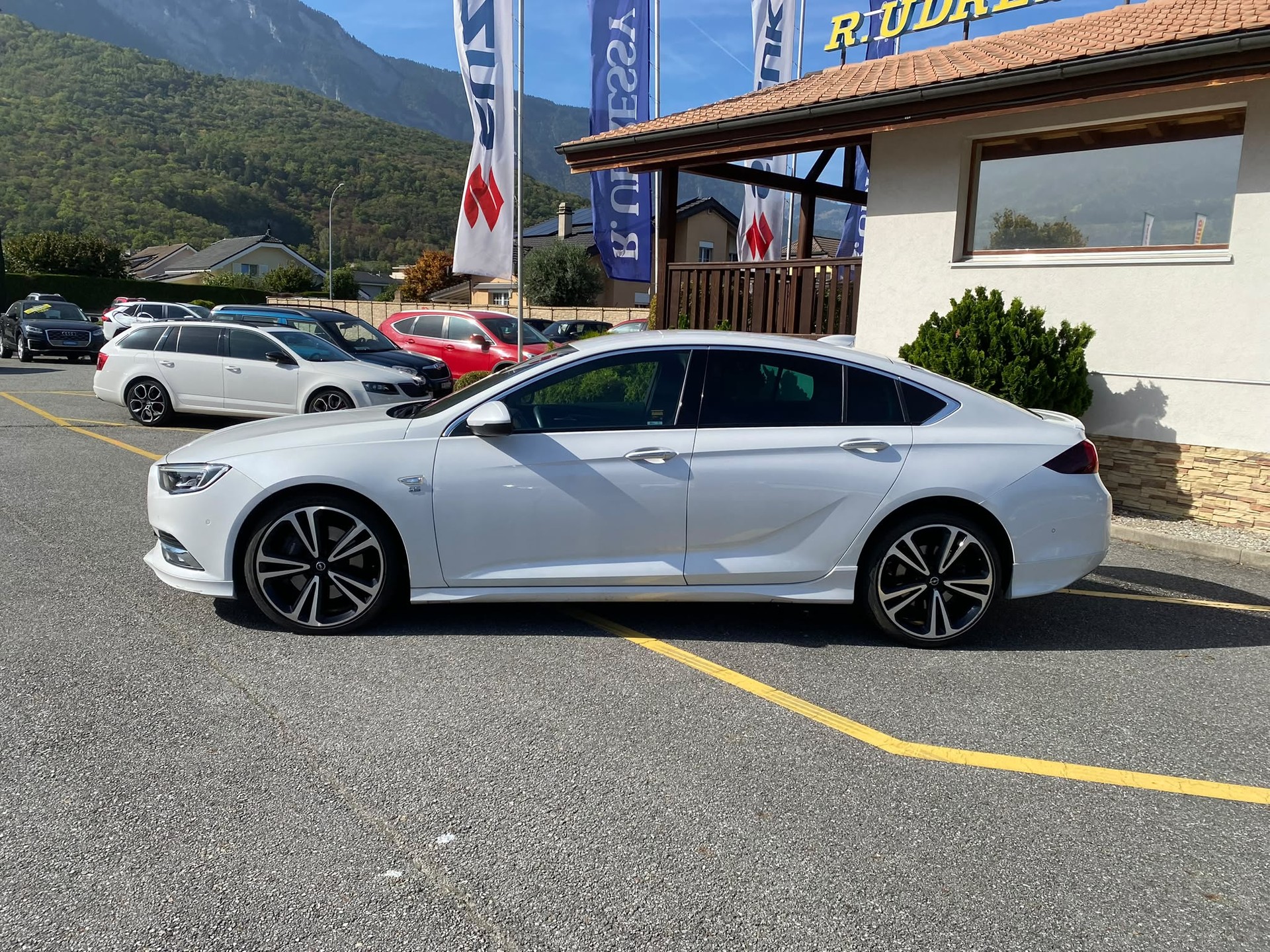 OPEL Insignia 2.0 T Grand Sport Excellence 4WD Automat.-image-1
